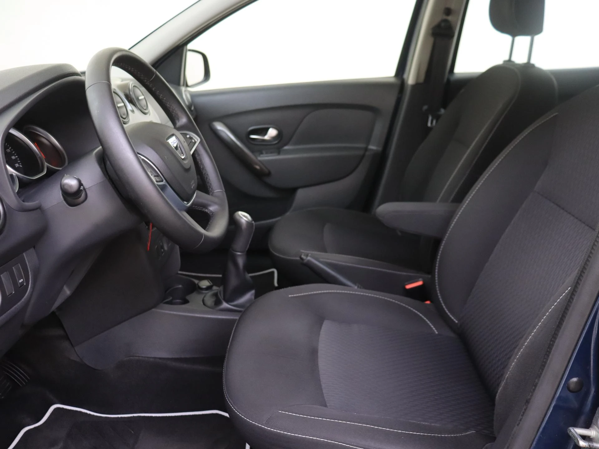 Dacia-Logan-image-14