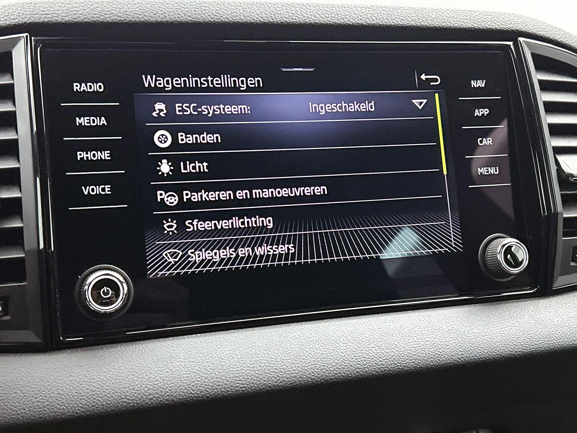Škoda Karoq 1.5 TSI ACT Sportline Business