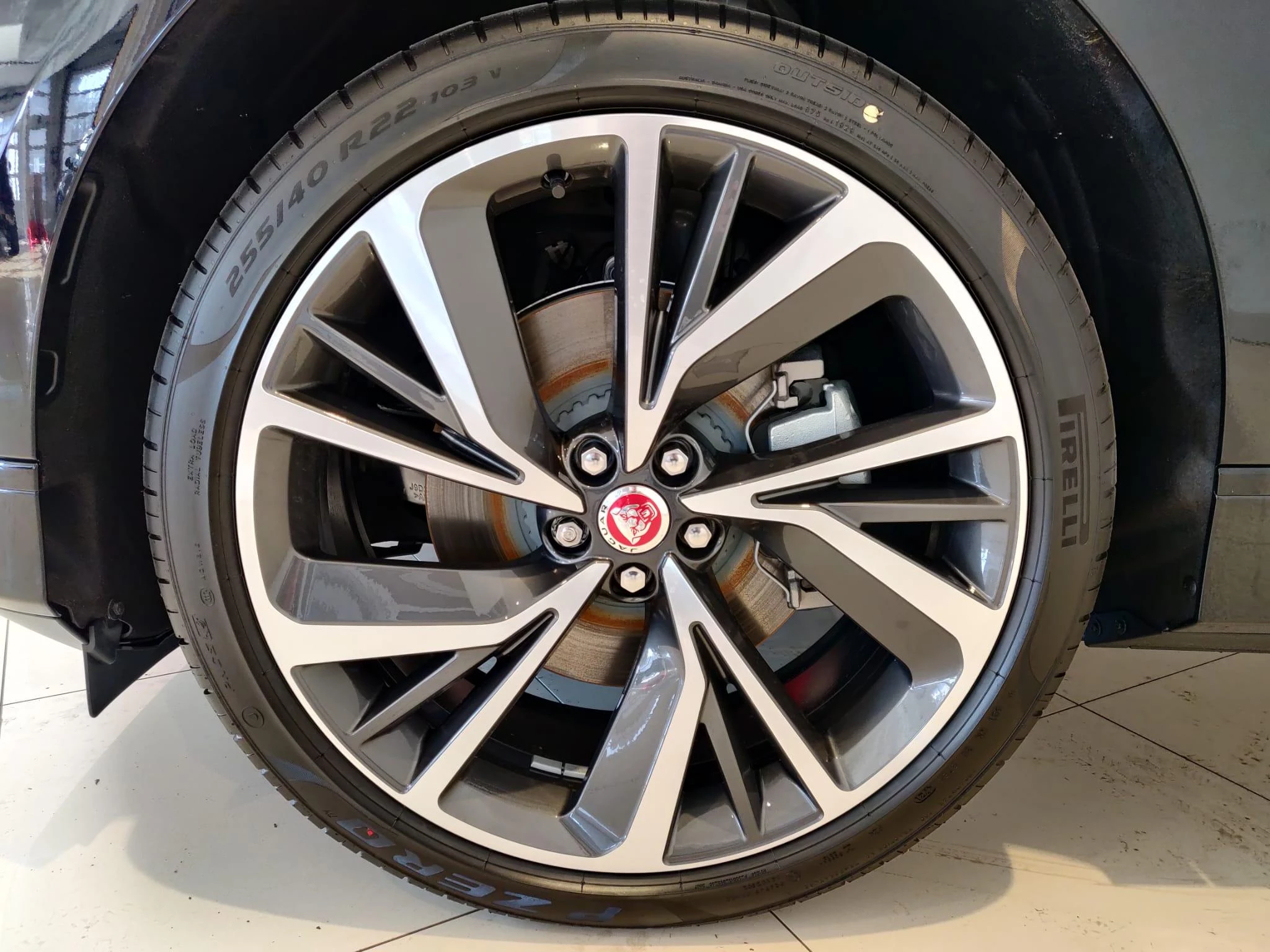 Jaguar-I-PACE-image-8