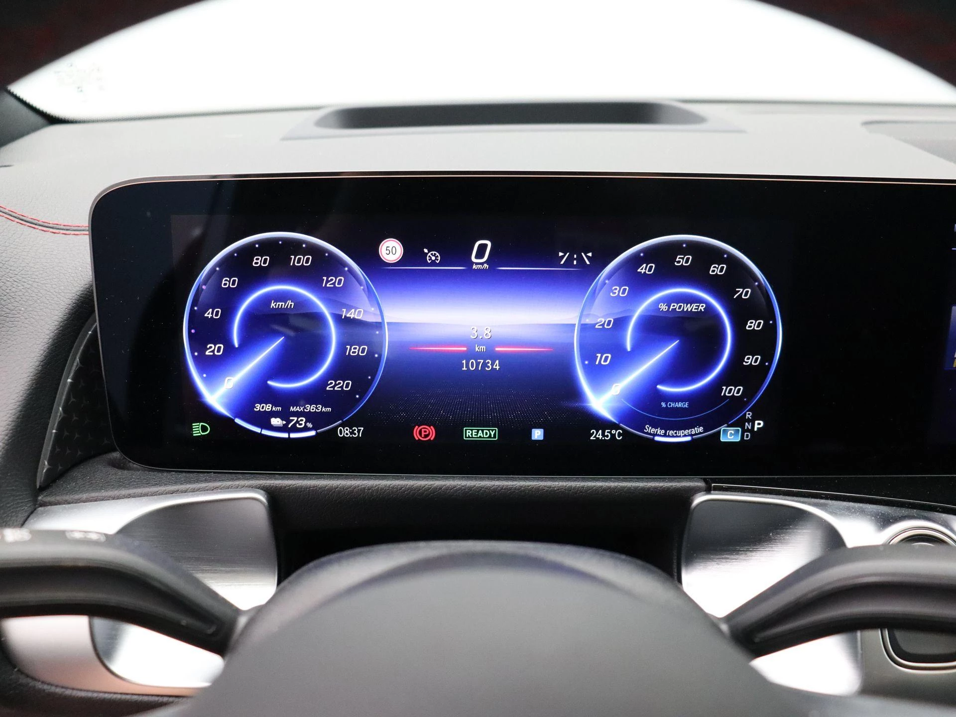 Mercedes-Benz EQB 250+ Star Edition + PANO DAK + BURMESTER + HEAD UP + TREKHAAK +