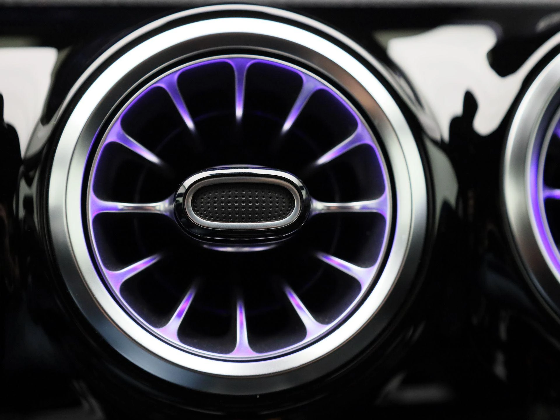 Mercedes-Benz-A-Klasse-image-30