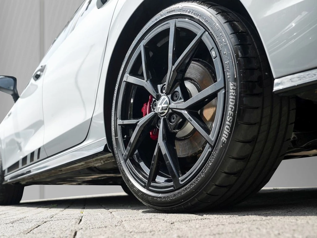 Volkswagen Golf GTI Clubsport 2.0 TSI DSG "1,49%" Akrapovic, IQ.Light, 360°Kam., ACC,