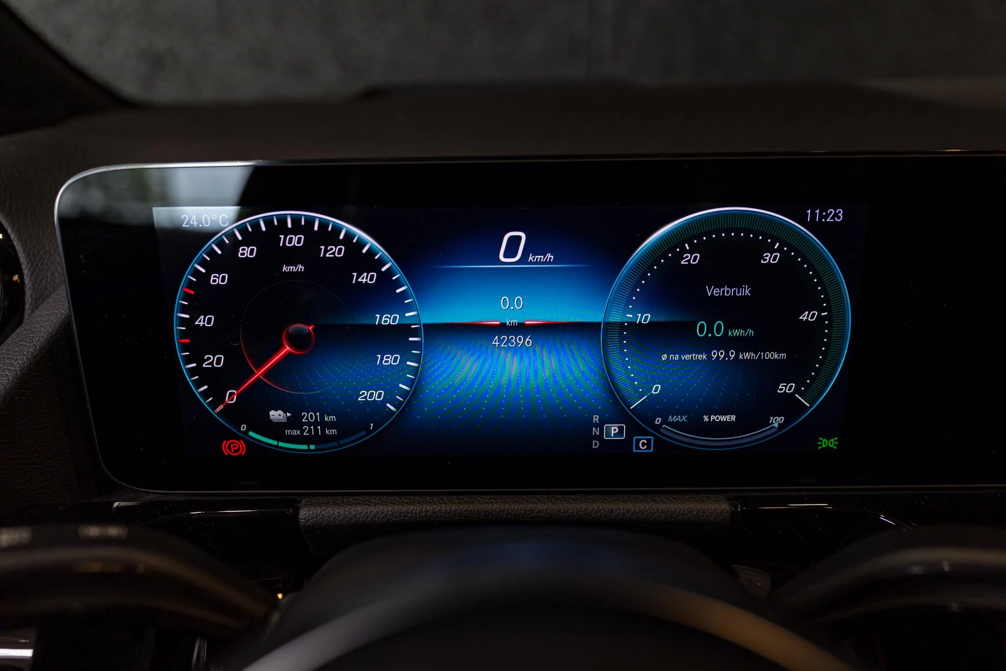 Mercedes-Benz-EQA-image-25