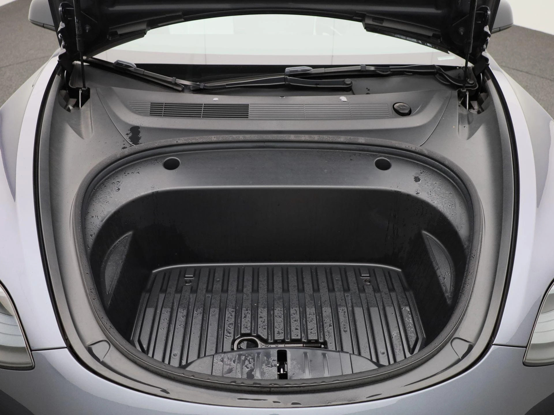 Tesla-Model 3-image-41