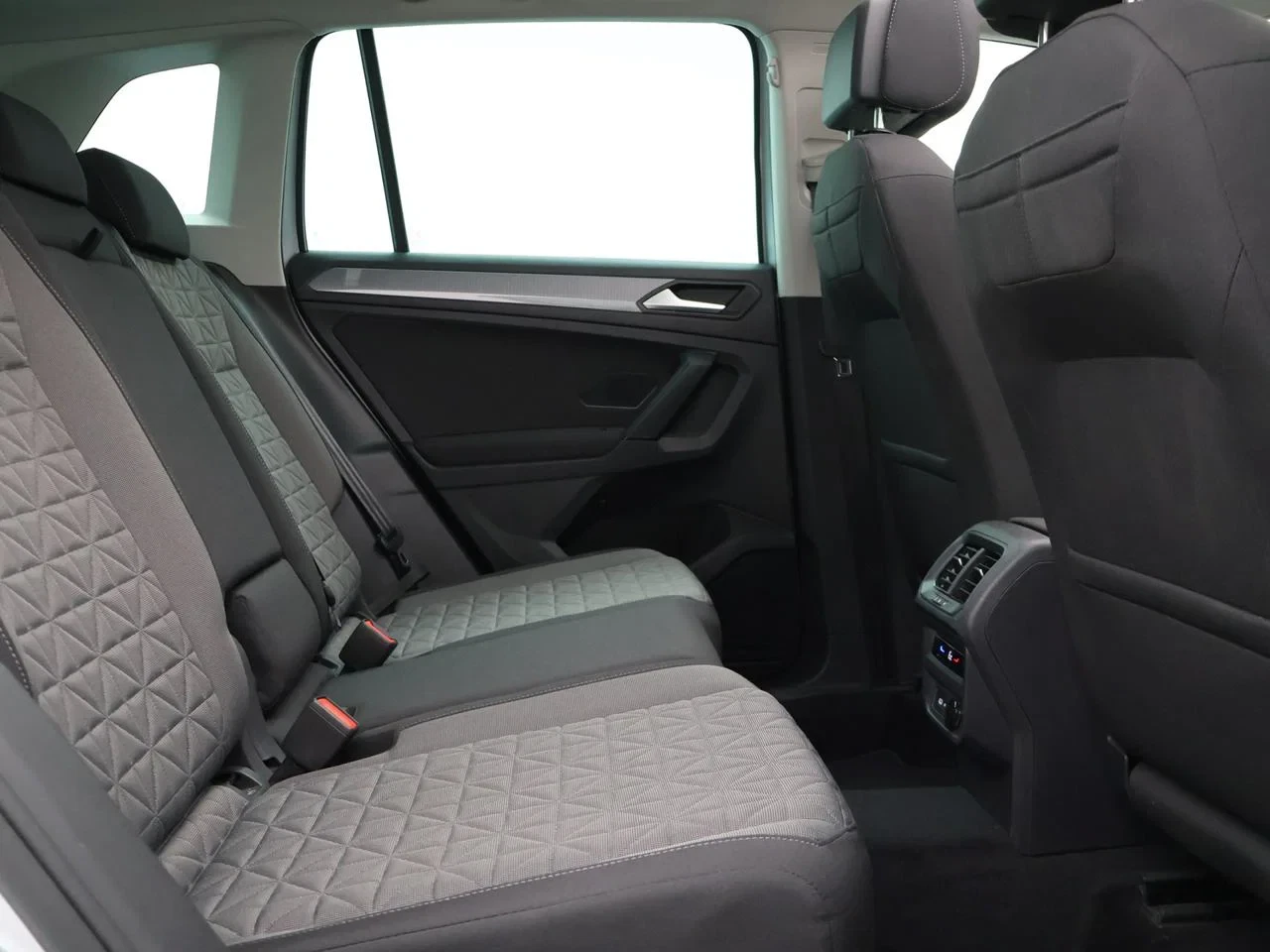 Volkswagen-Tiguan-image-5