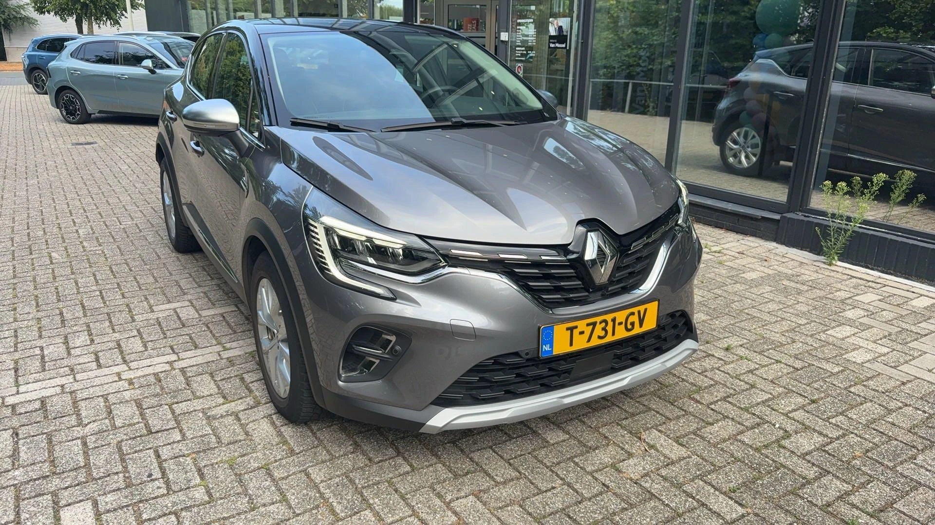 Renault-Captur-image-2