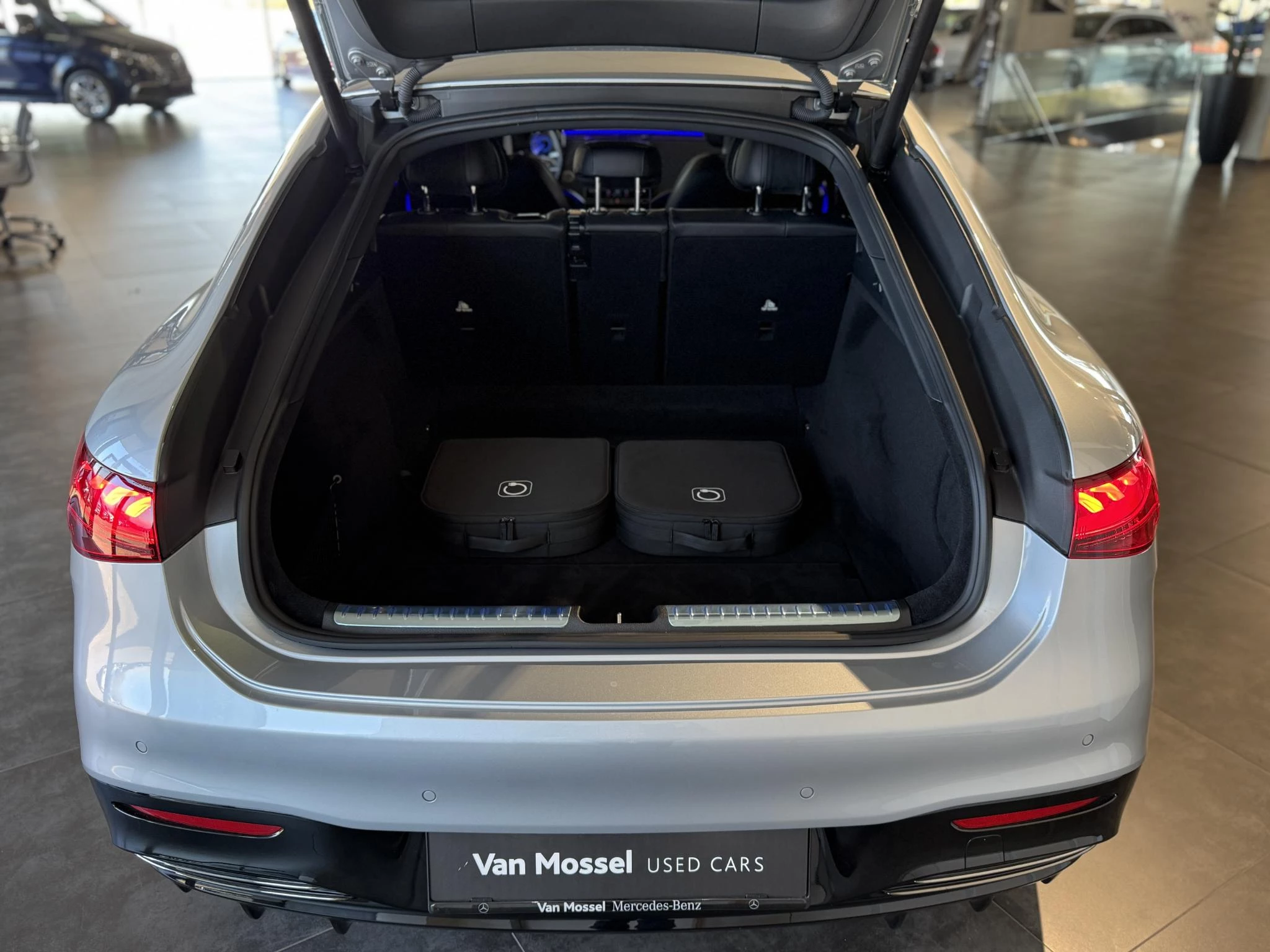 Mercedes-Benz-EQS-image-25