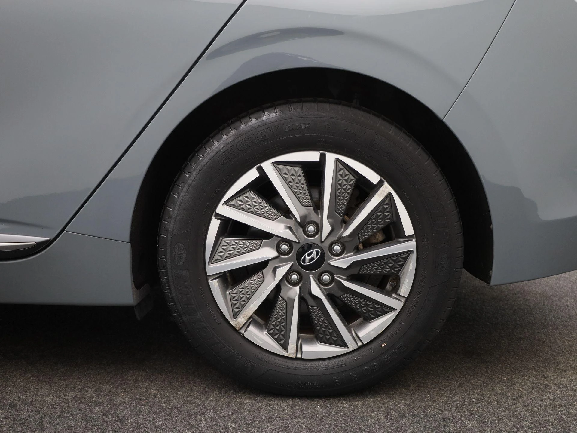 Hyundai-IONIQ-image-13