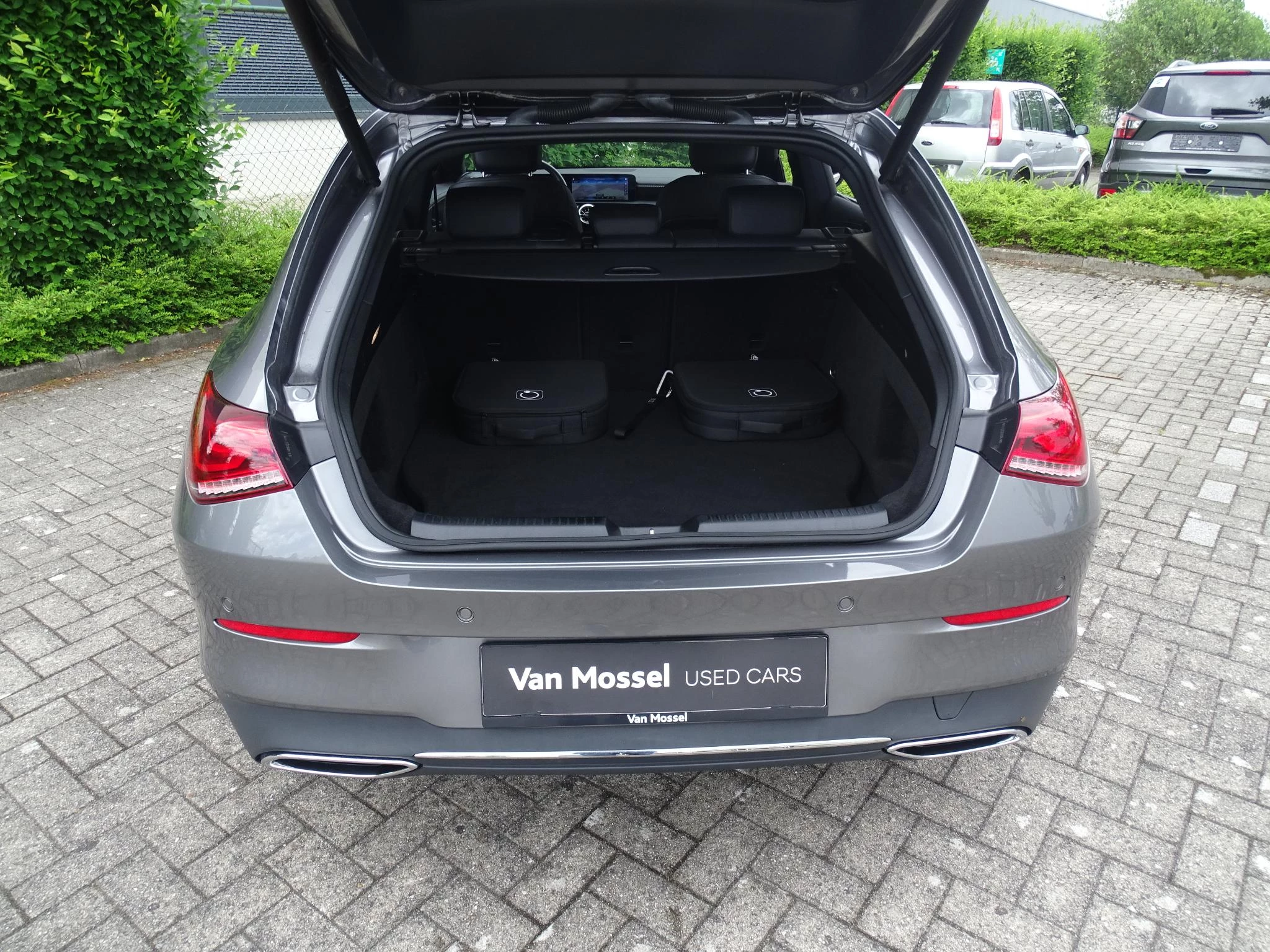 Mercedes-Benz CLA Shooting Brake 250 e Luxury Line