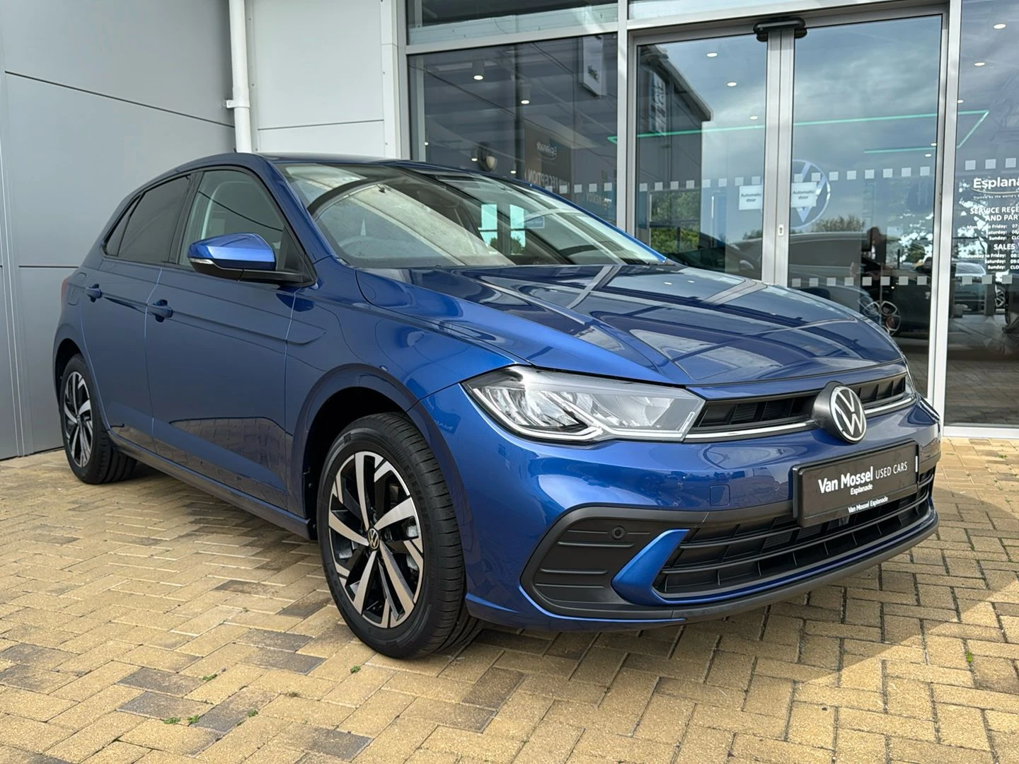 Volkswagen-Polo-image-17