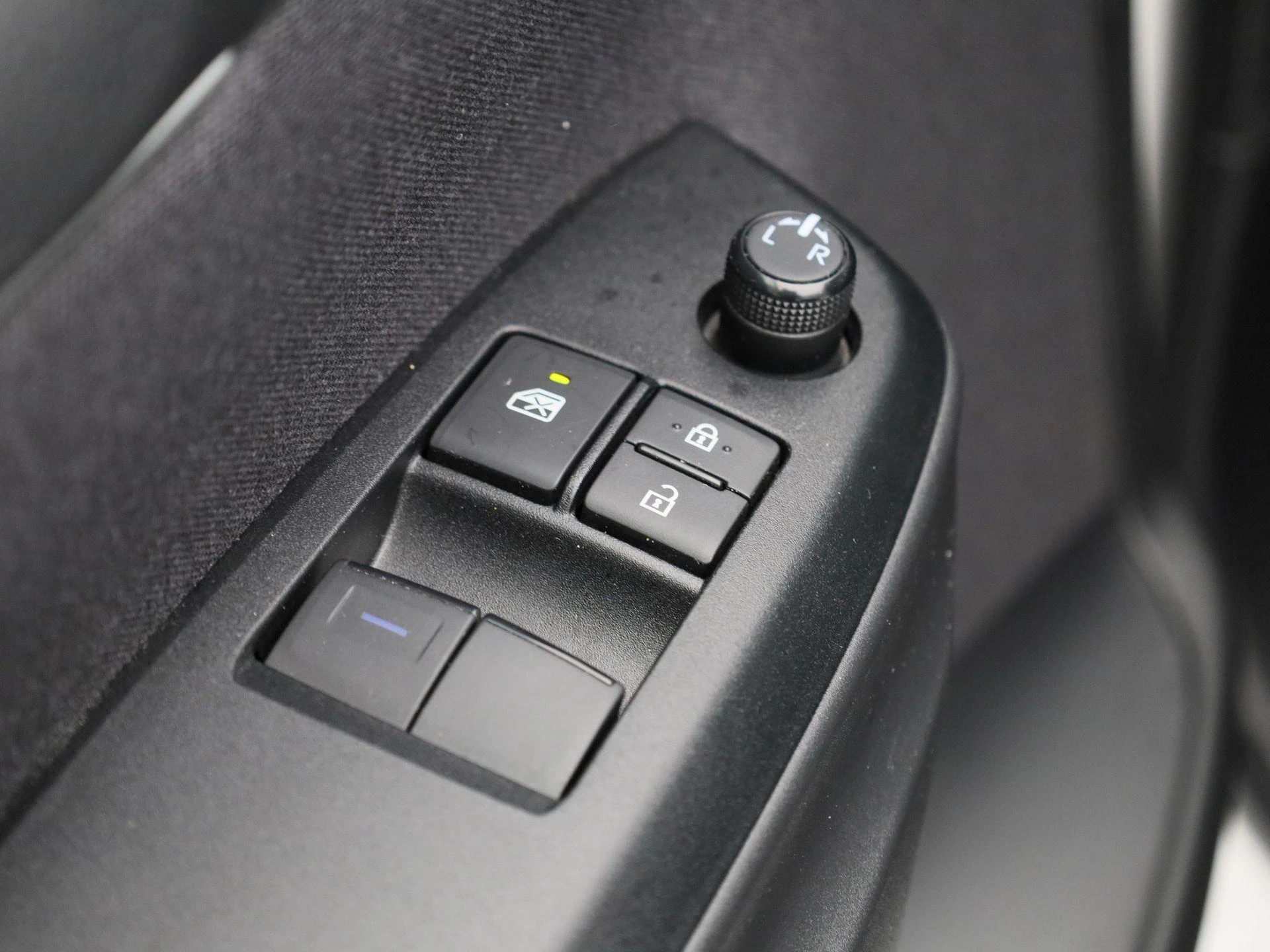 Toyota-Yaris-image-25