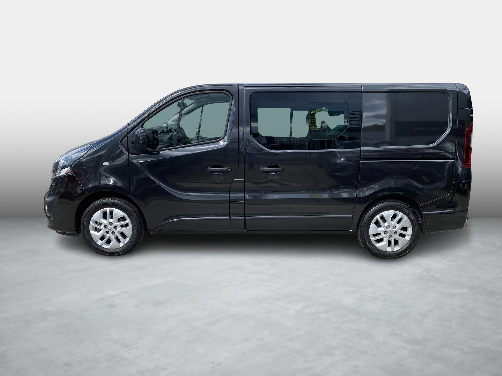 Opel-Vivaro-image-5