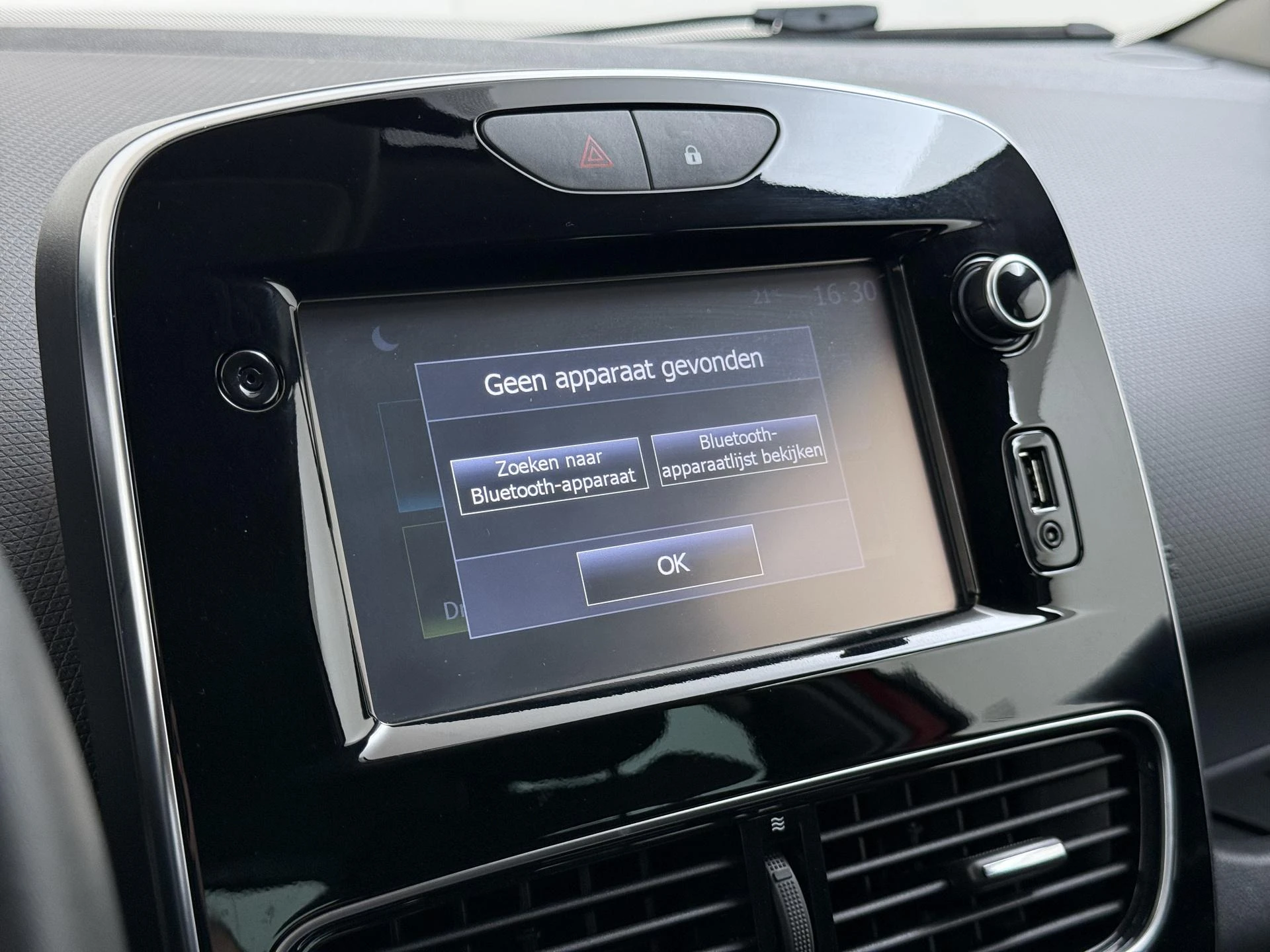 Renault-Clio-image-29