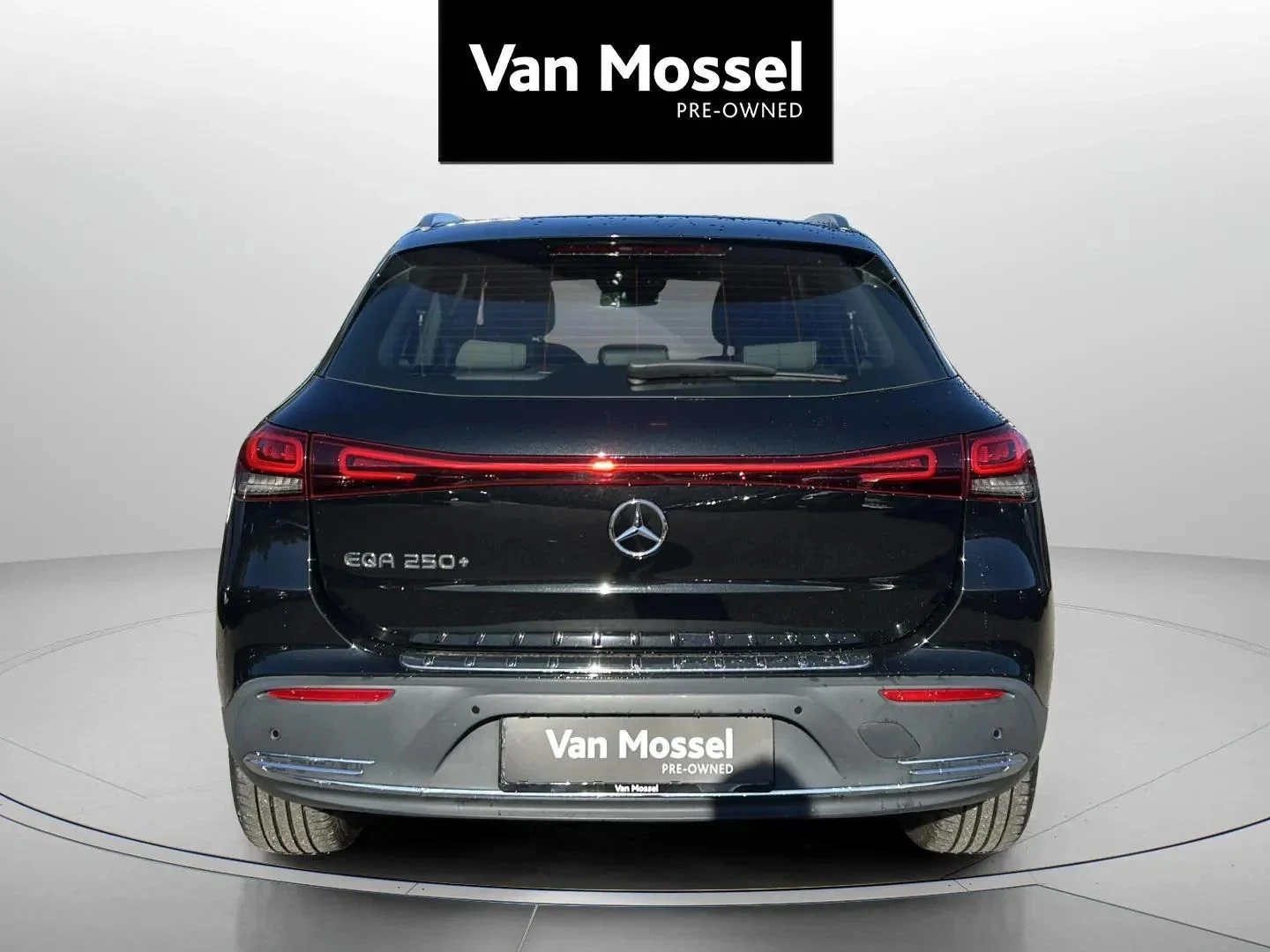 Mercedes-Benz-EQA-image-5