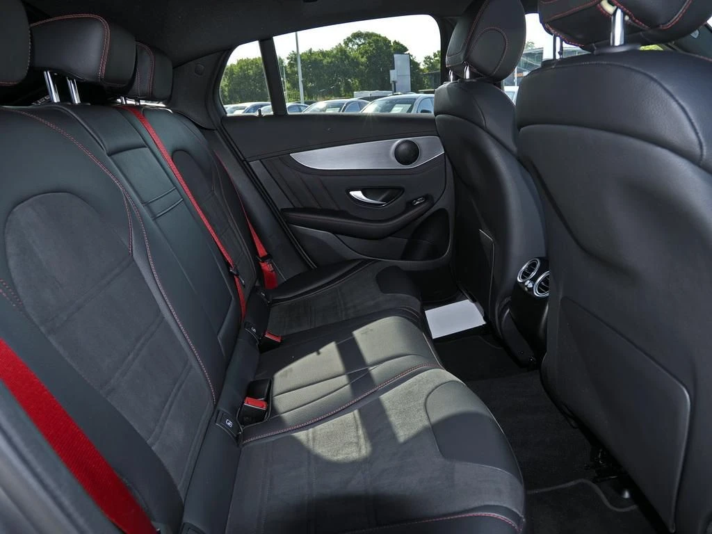Mercedes-Benz-GLC 200-image-15