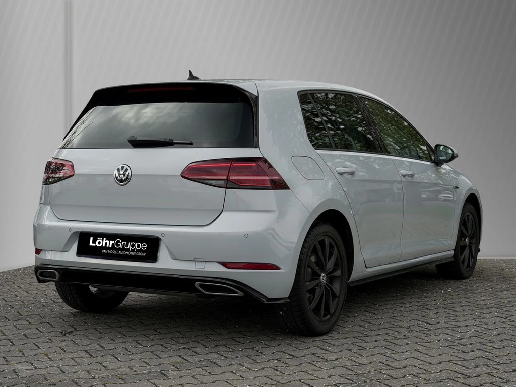 Volkswagen Golf 1.5 TSI Highline R-Line *LED*Navi*PDC*Climatronic*Sitzheizung*17" Alufelgen*