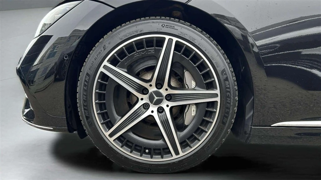 Mercedes-Benz-EQE-image-8