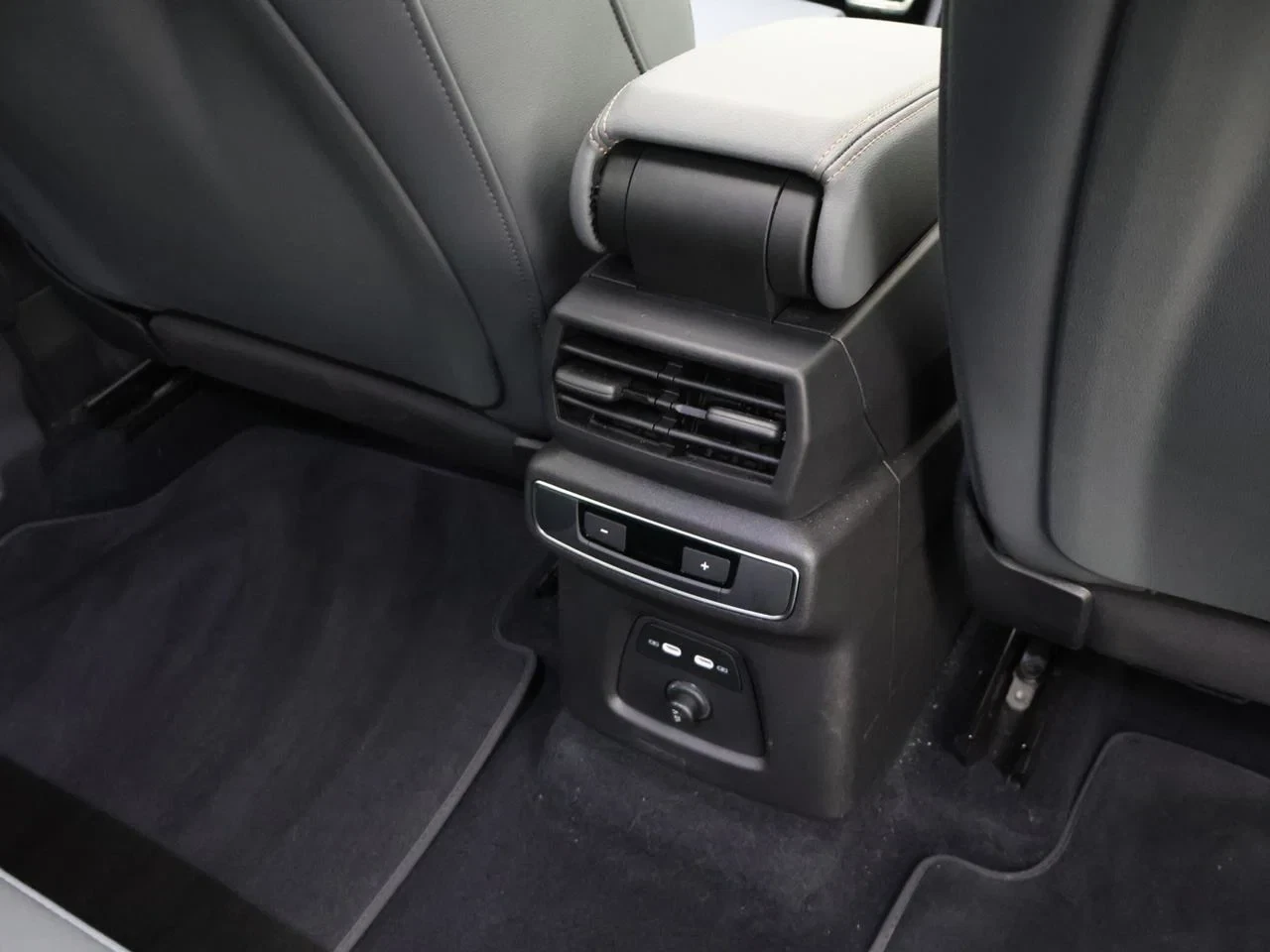 Audi-Q4 Sportback e-tron-image-18