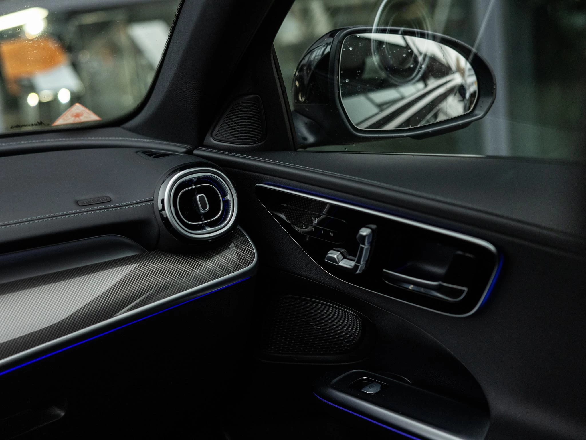 Mercedes-Benz-C-Klasse-image-20