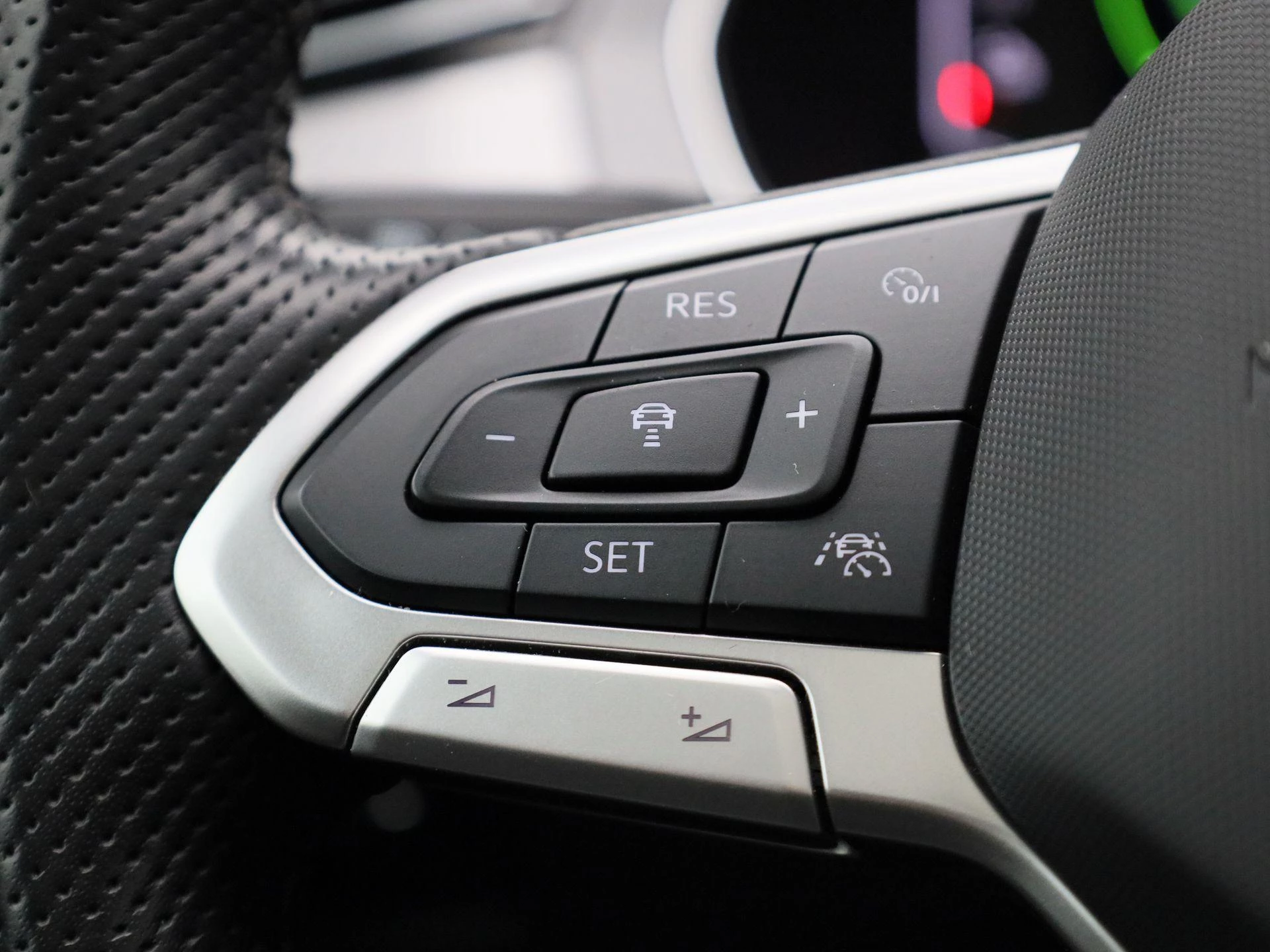 Volkswagen-Passat-image-19