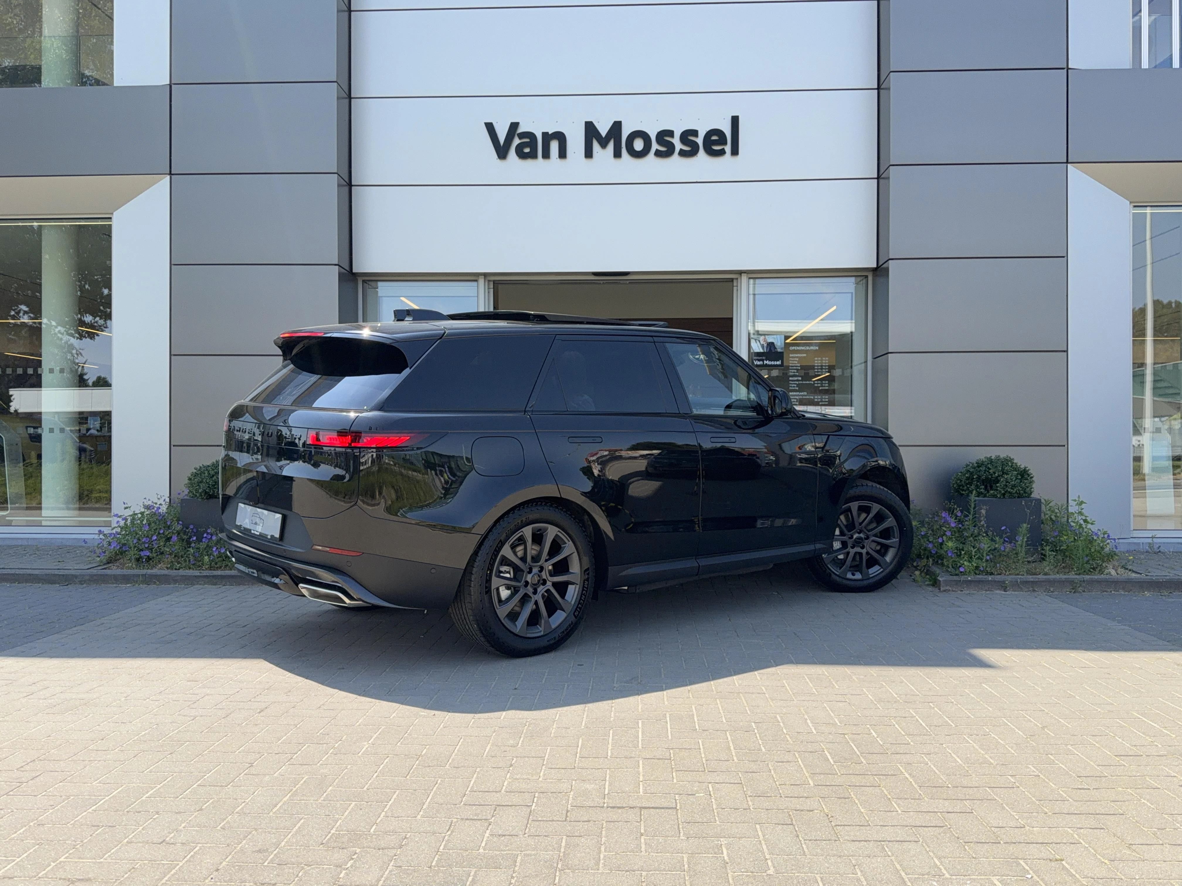 Land Rover-Range Rover Sport-image-4