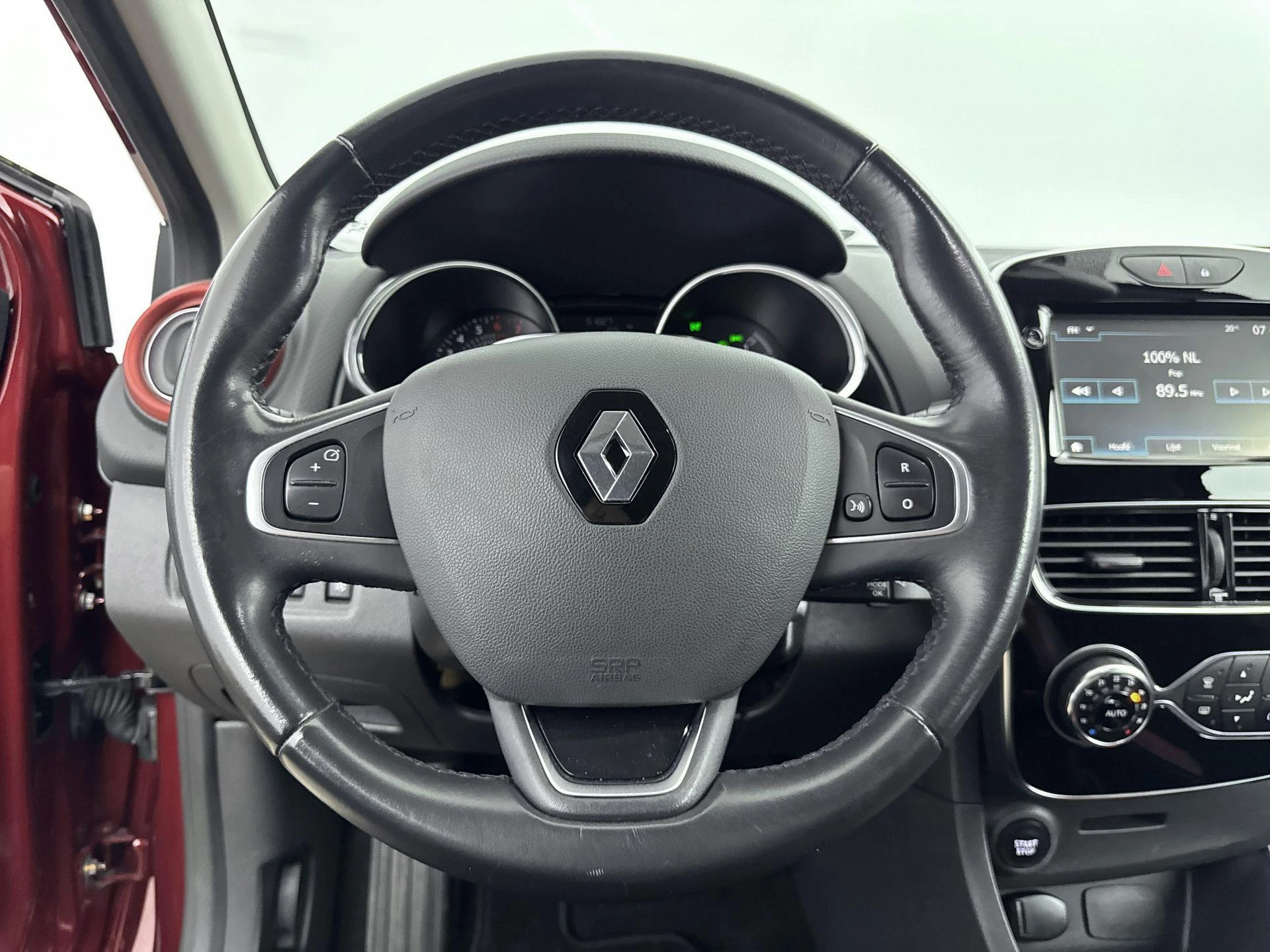 Renault-Clio-image-10