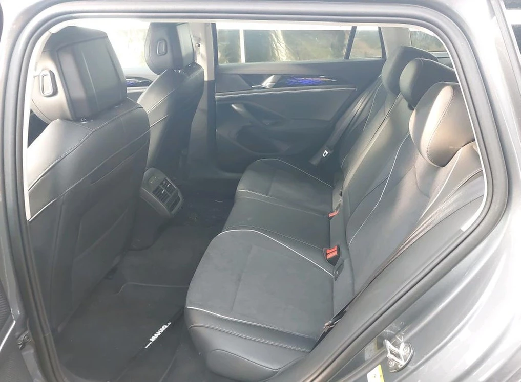 Volkswagen-Passat-image-2
