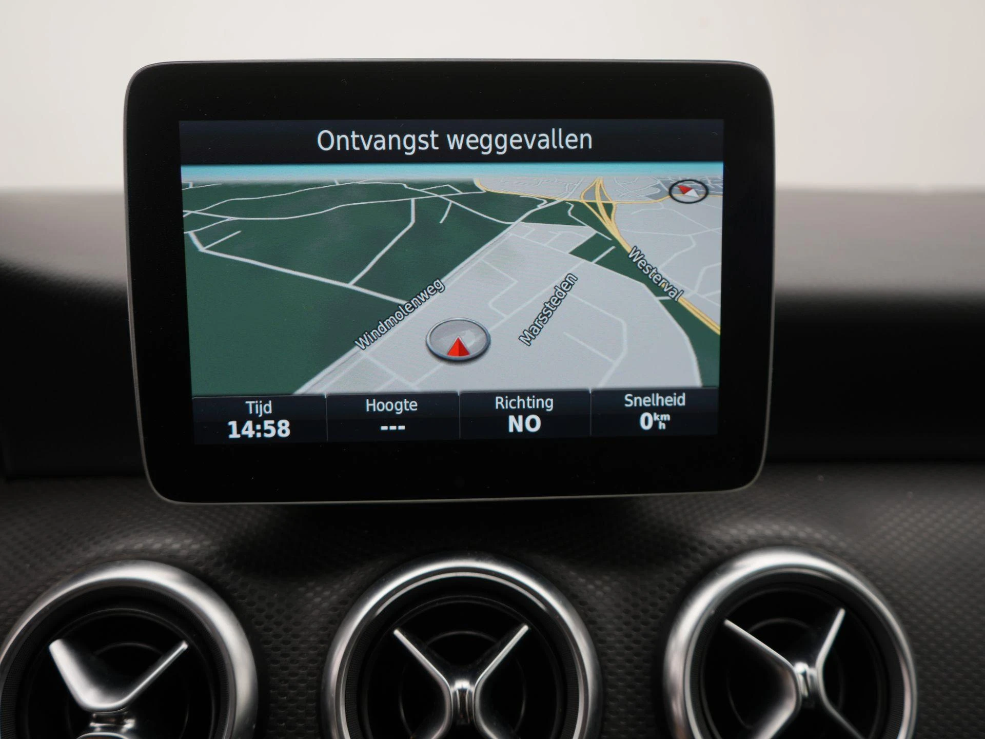 Mercedes-Benz-A-Klasse-image-12