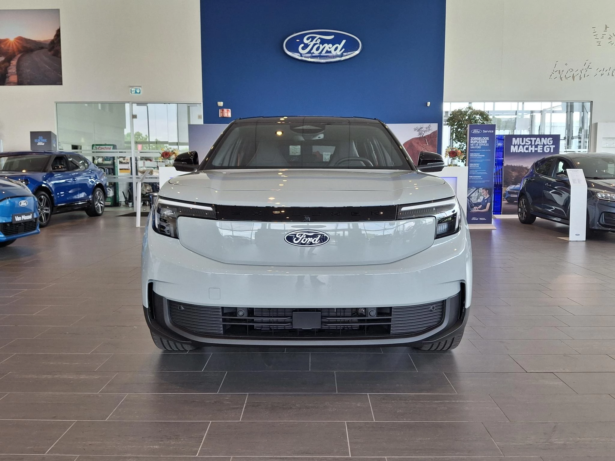 Ford-Explorer EV-image-1