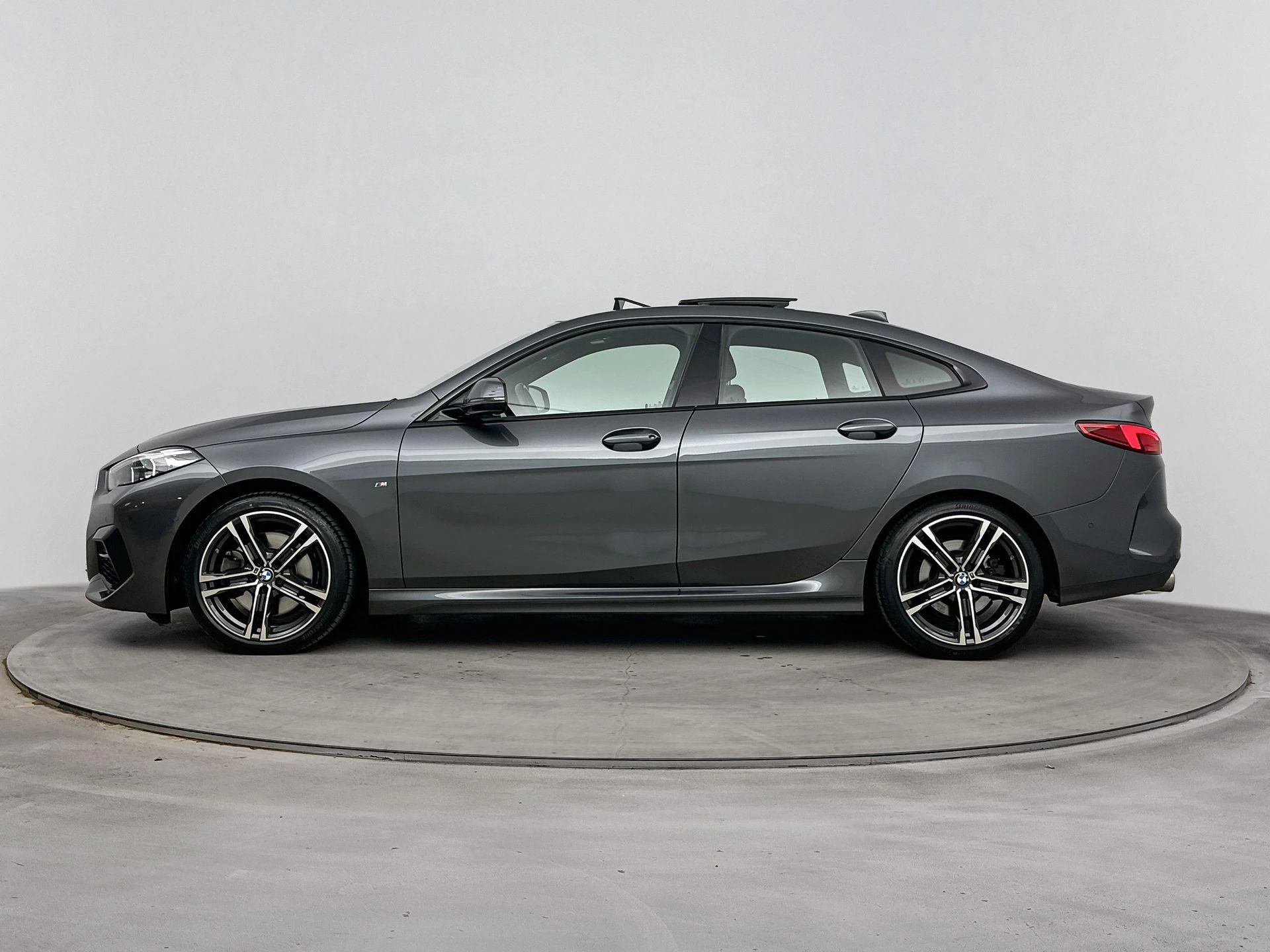 BMW-2 Serie-image-1
