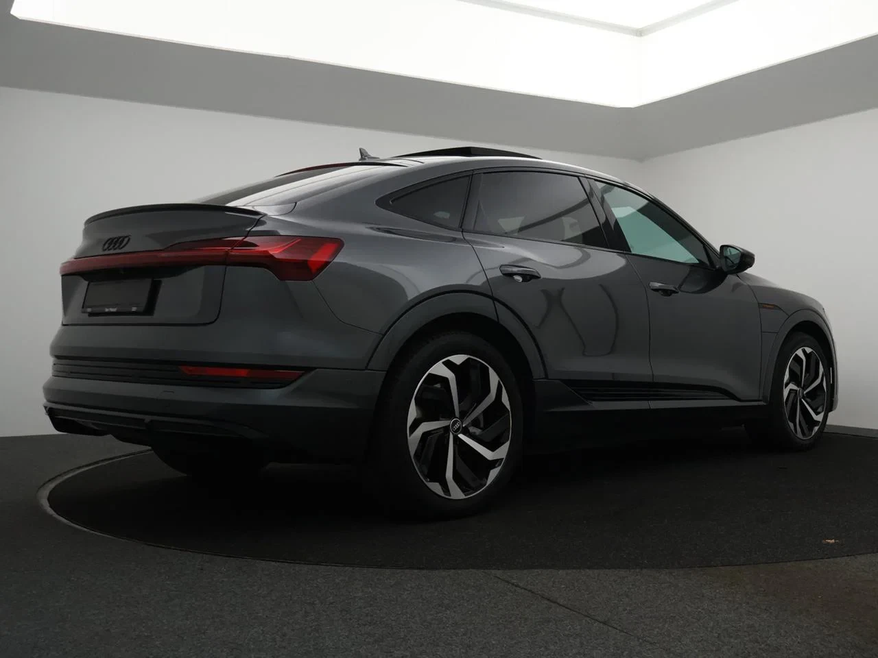 Audi-e-tron-image-1