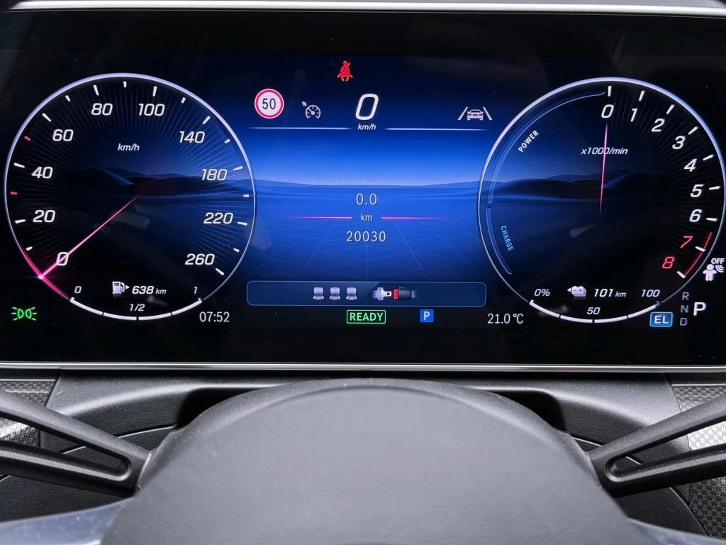Mercedes-Benz-C-Klasse-image-1