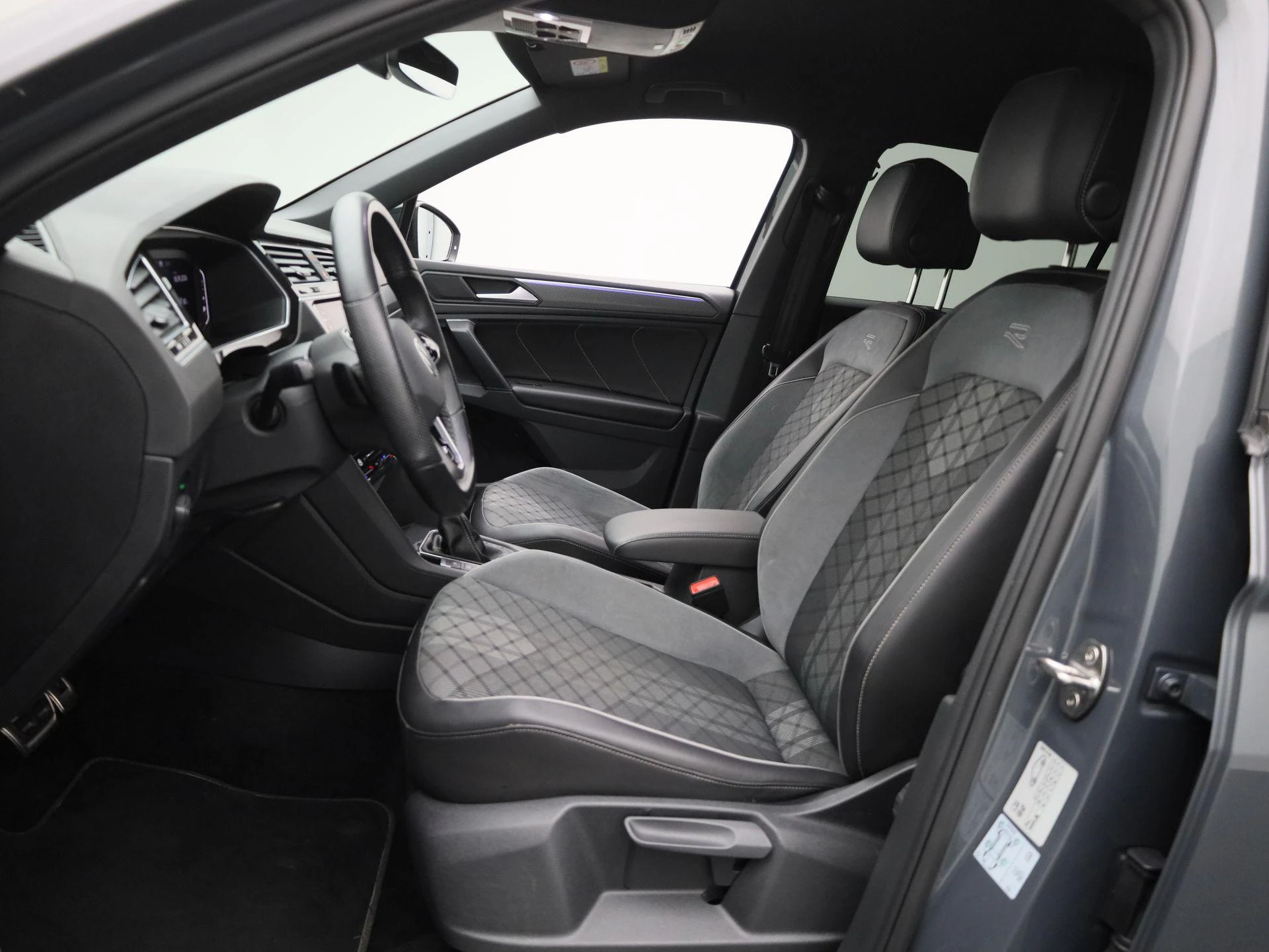 Volkswagen-Tiguan-image-9