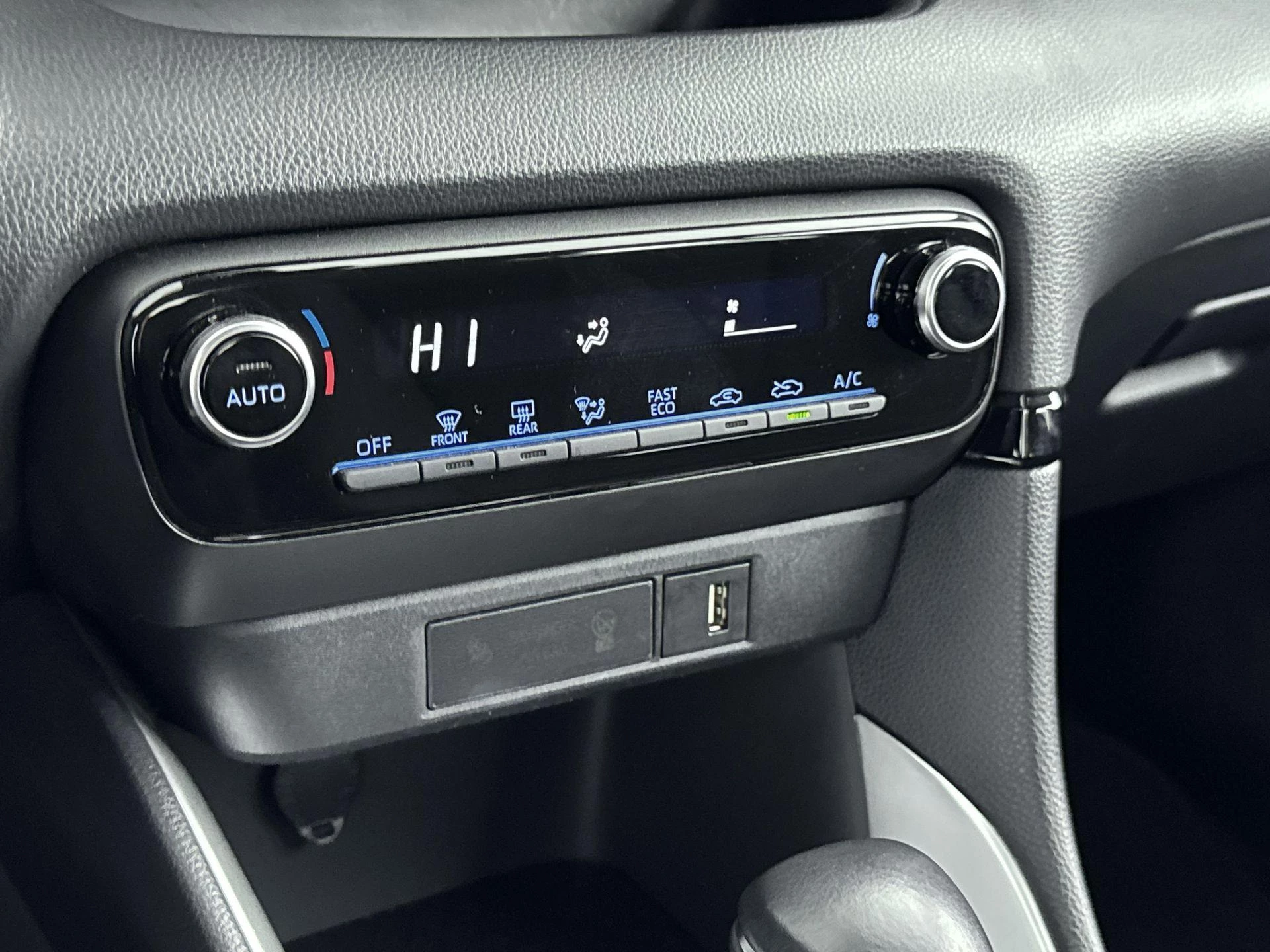 Toyota-Yaris-image-18