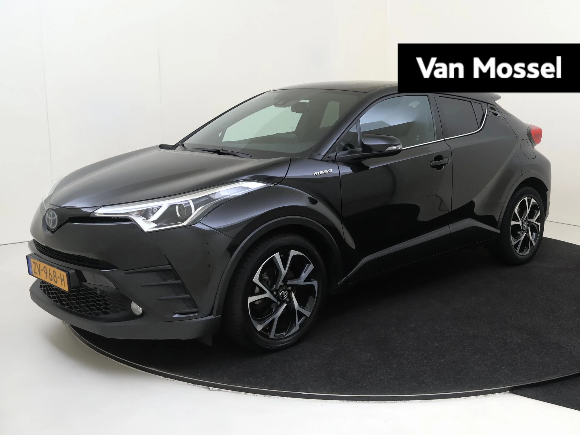 Toyota-C-HR-image-0