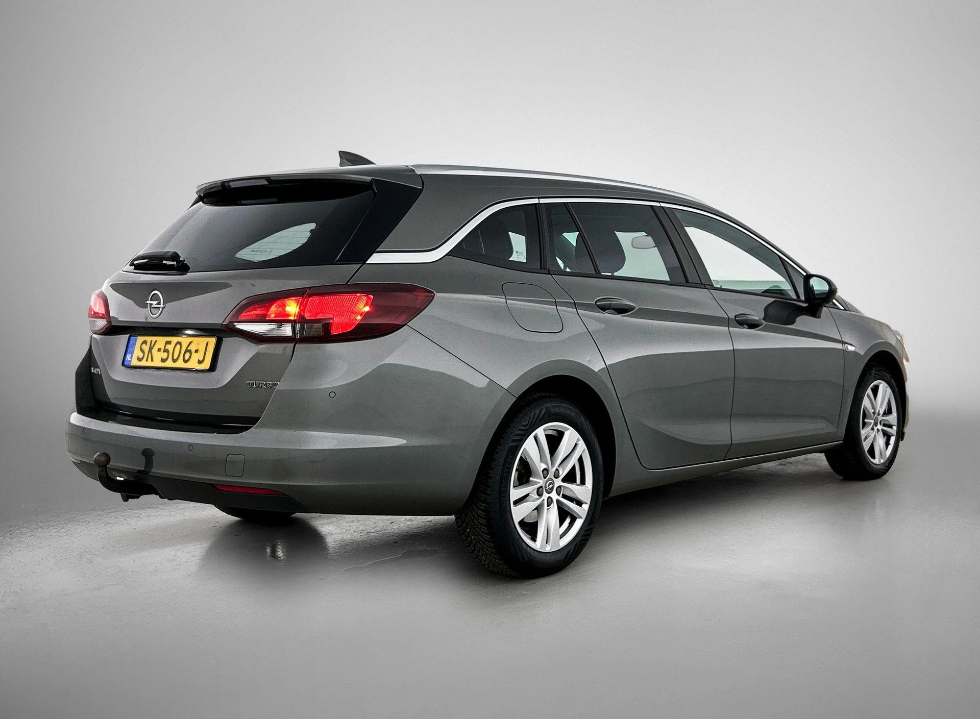 Opel-Astra-image-3