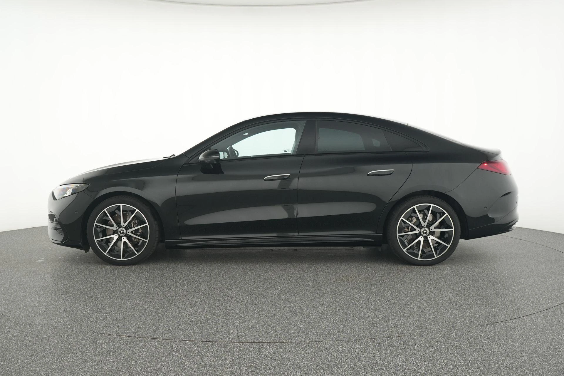 Mercedes-Benz-CLA-image-7