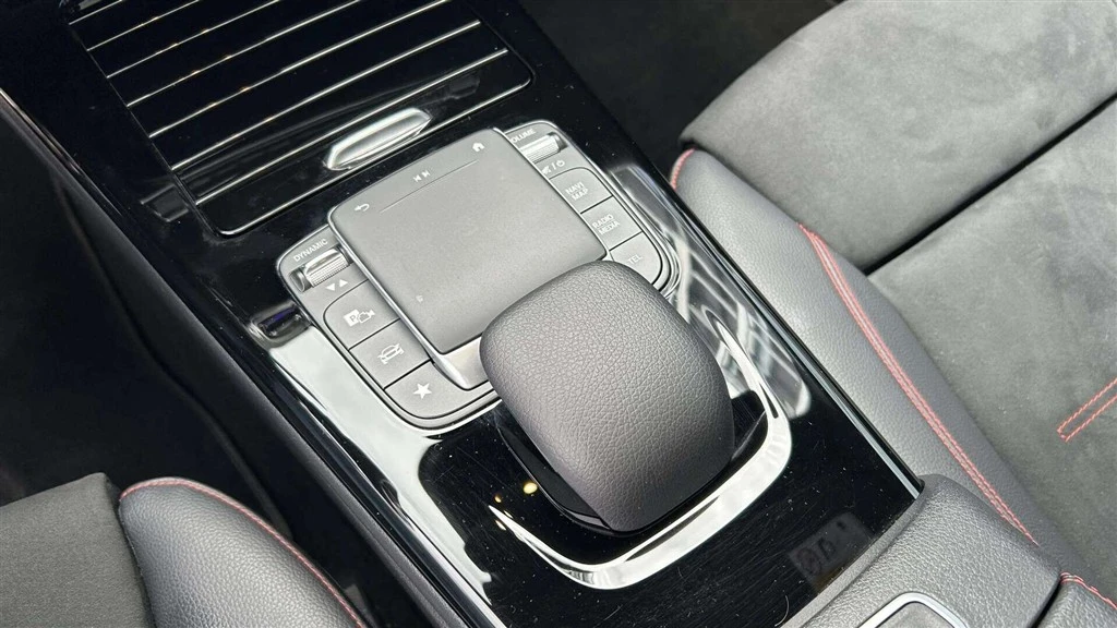 Mercedes-Benz-CLA-image-15