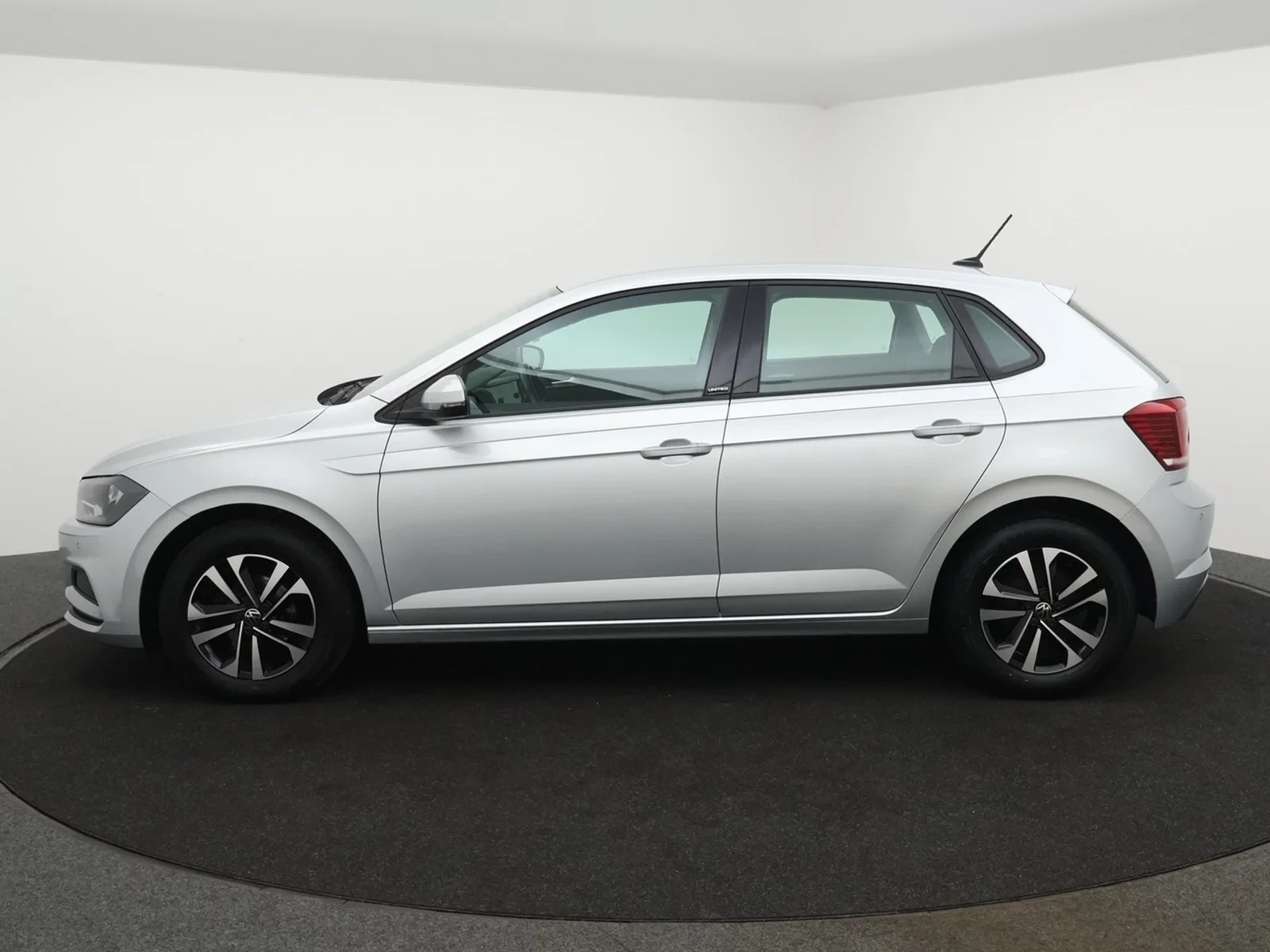 Volkswagen Polo Polo UNITED 1.0 95PK *PDC*APP-CONNECT*BLTH*RADIO*AIRCO*...*