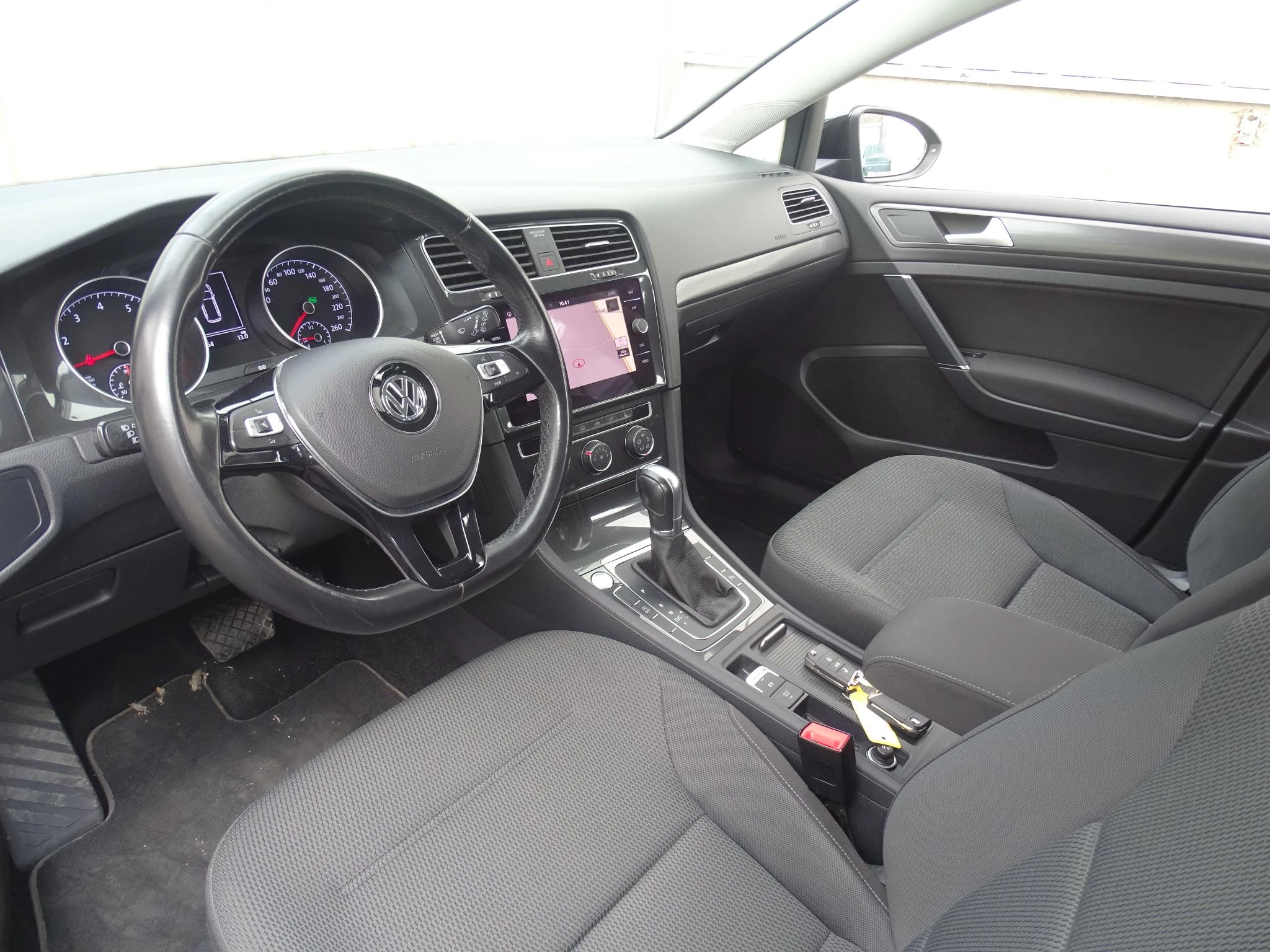 Volkswagen-Golf-image-11