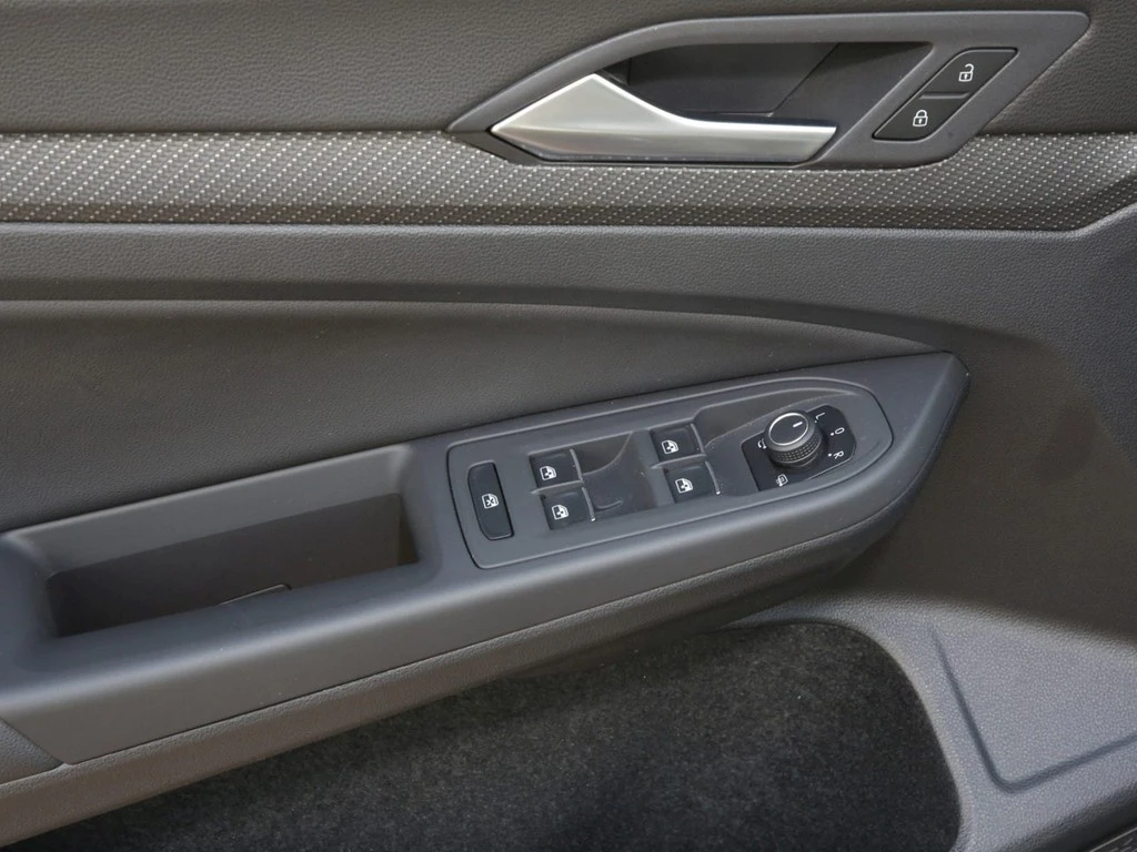 Volkswagen-Golf-image-15