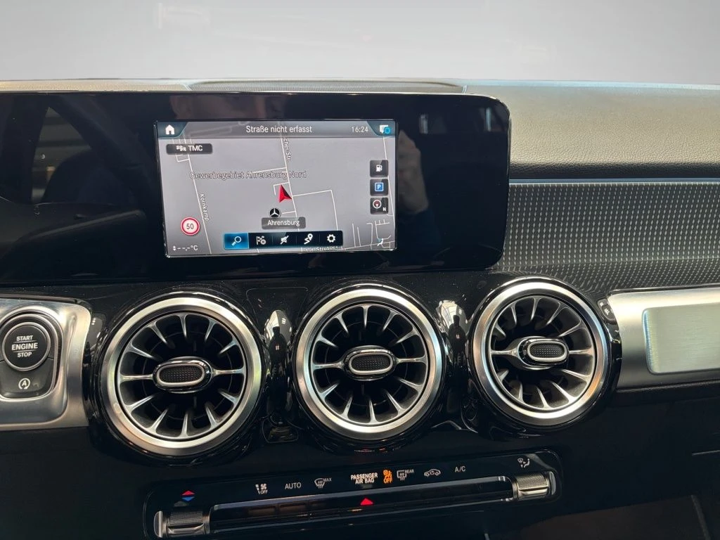 Mercedes-Benz-GLB 180 d-image-7
