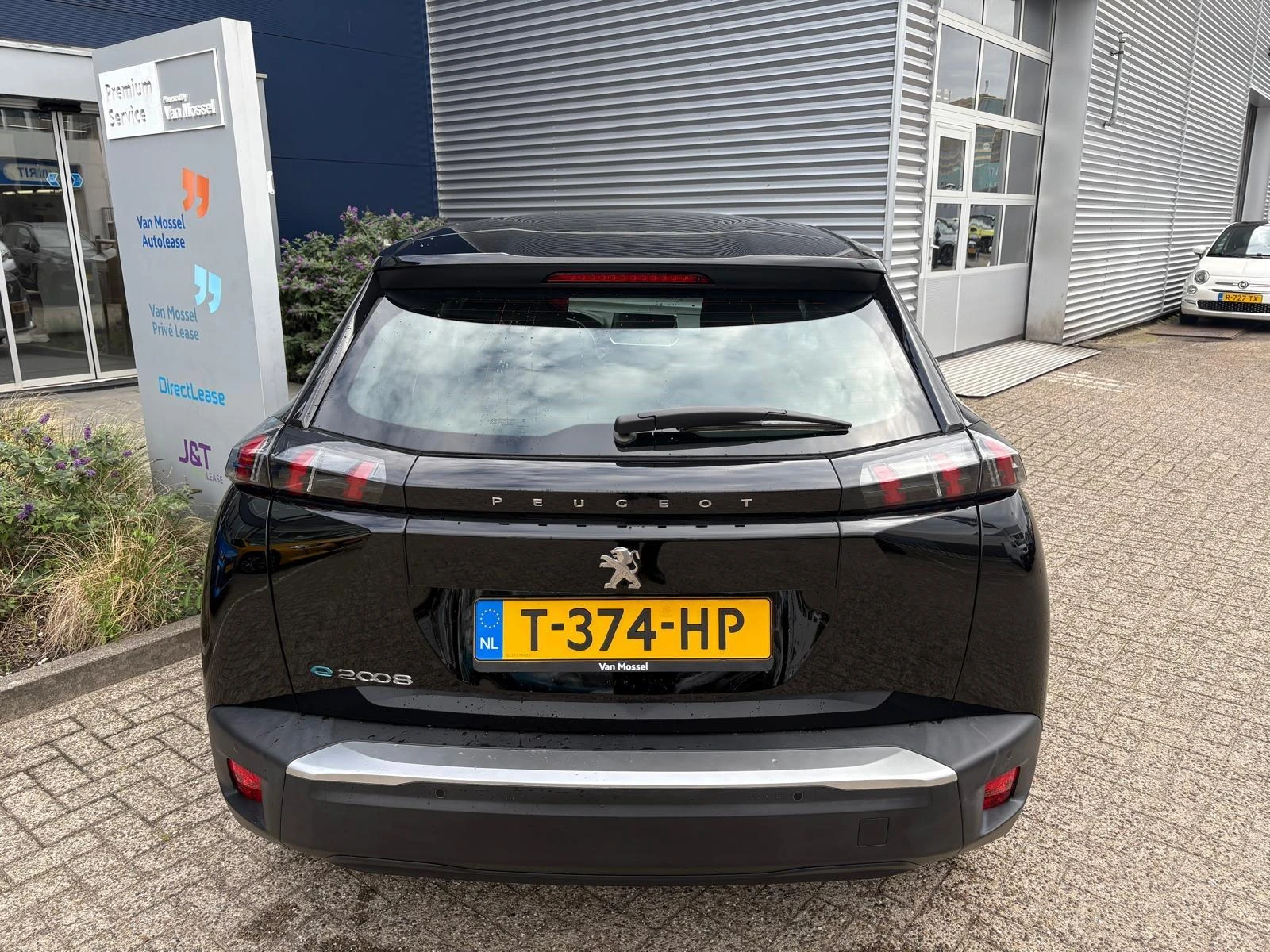 Peugeot-e-2008-image-5