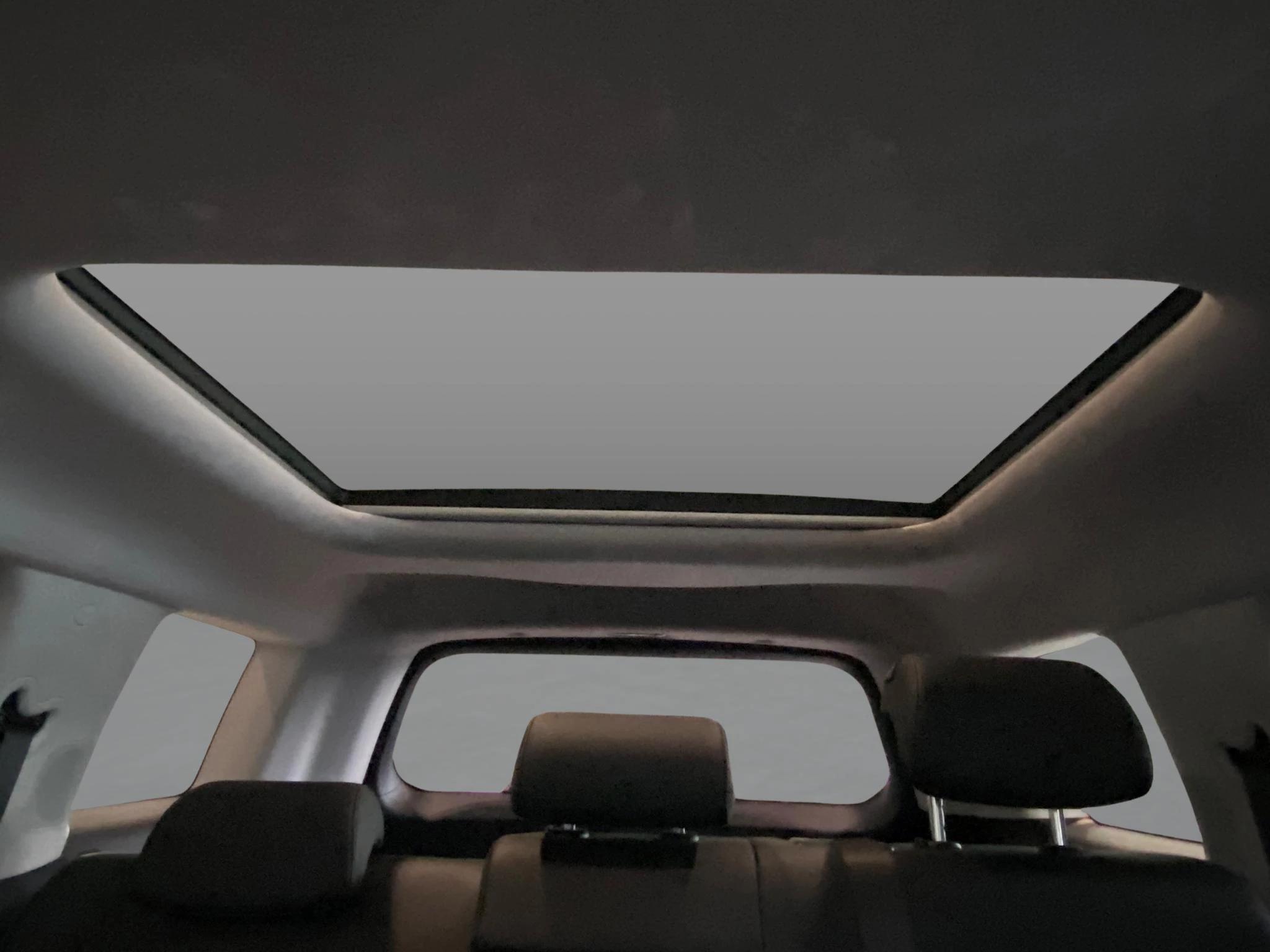 Hyundai Santa Fe Luxury Dual Sunroof