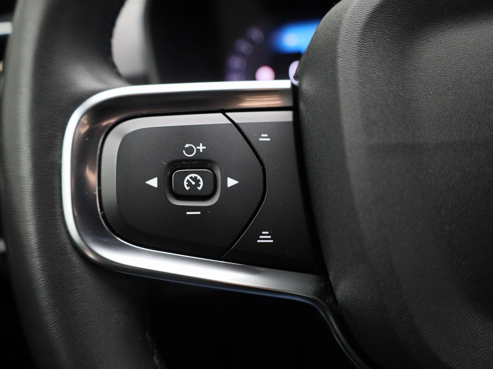 Volvo-XC40-image-18