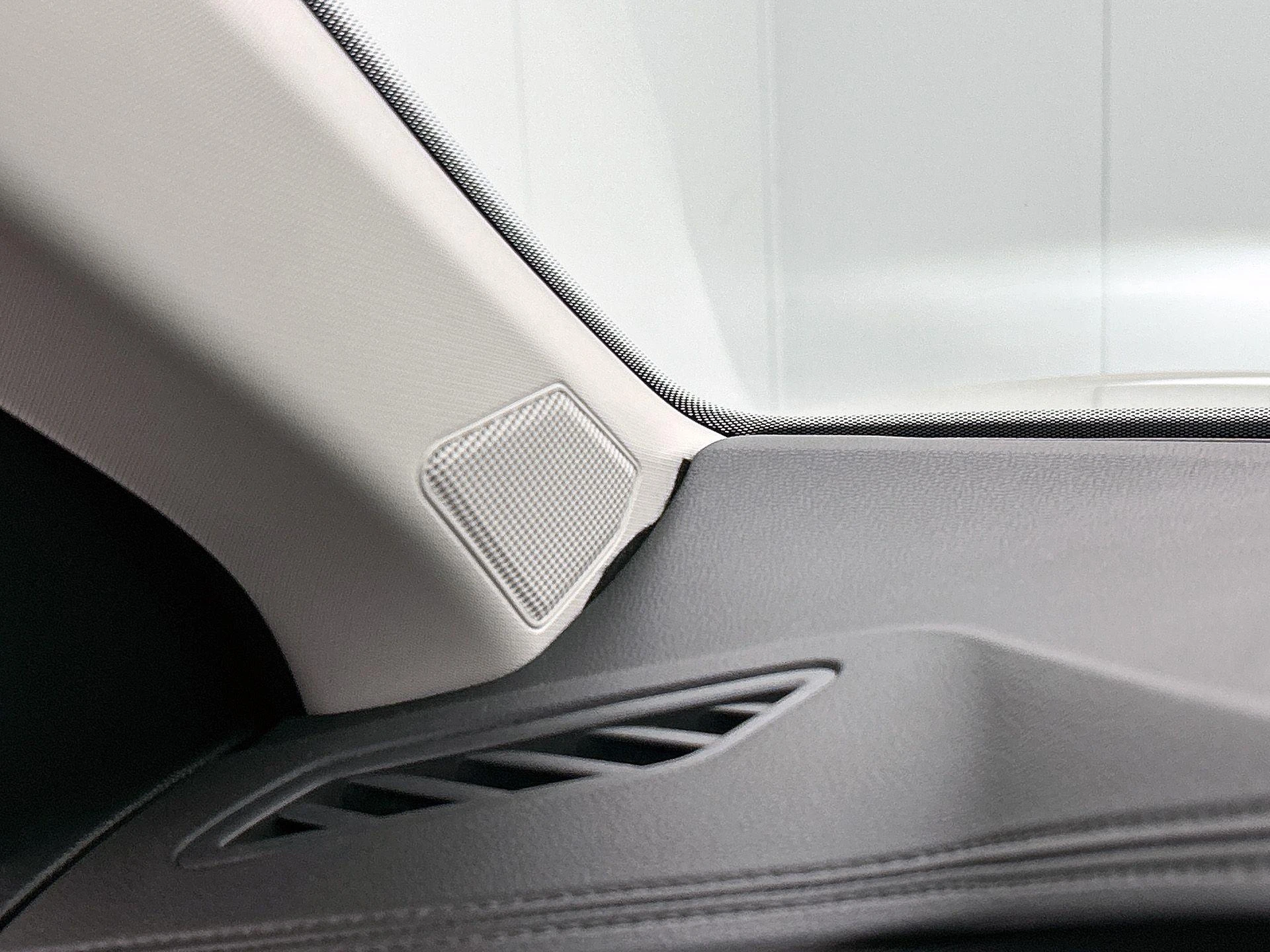 Volkswagen-T-Roc-image-14