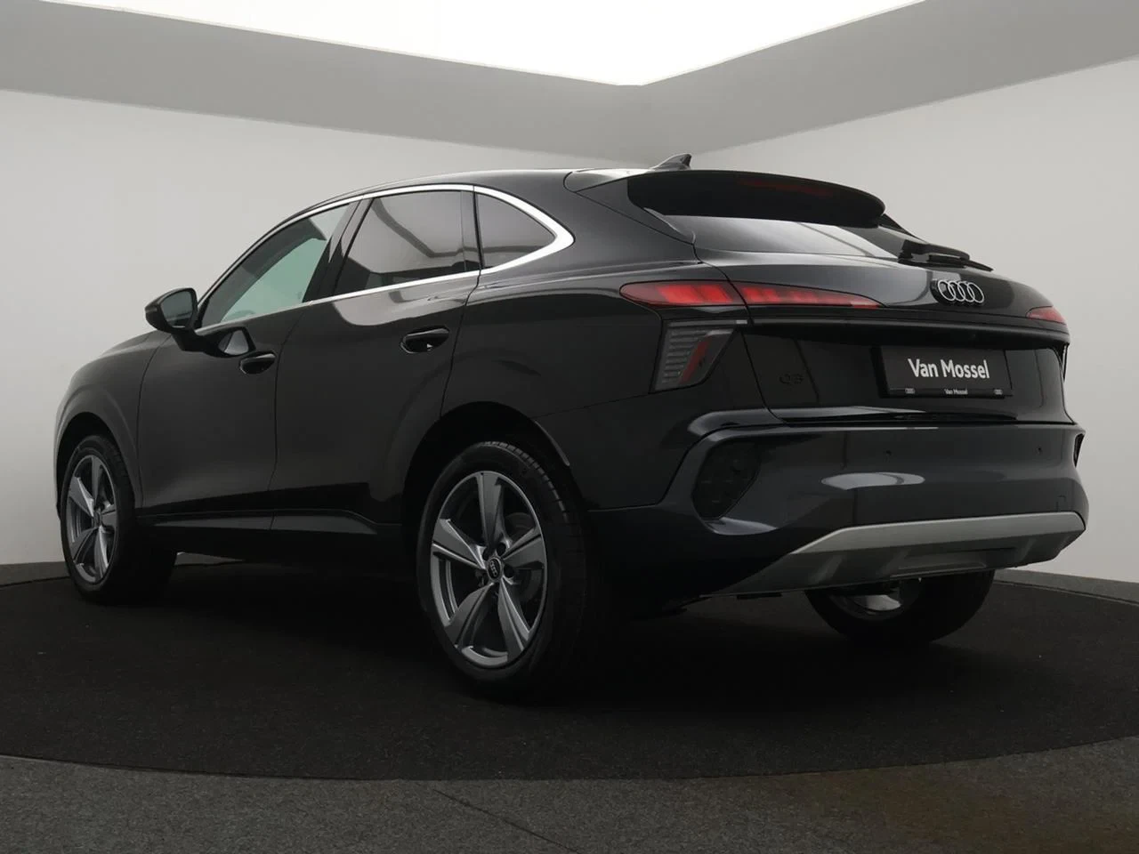 Audi-Q3-image-1