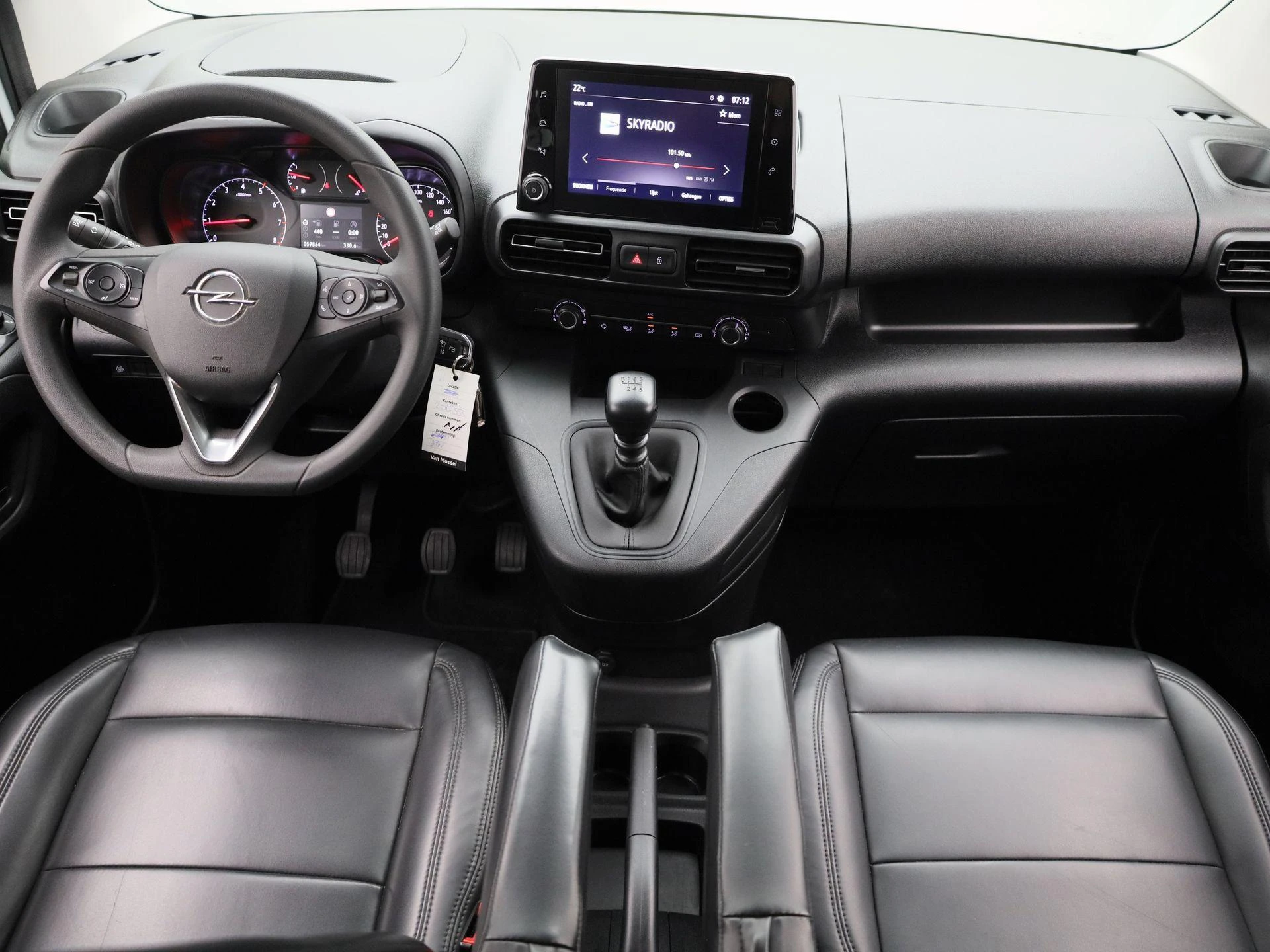 Opel-Combo Life-image-7