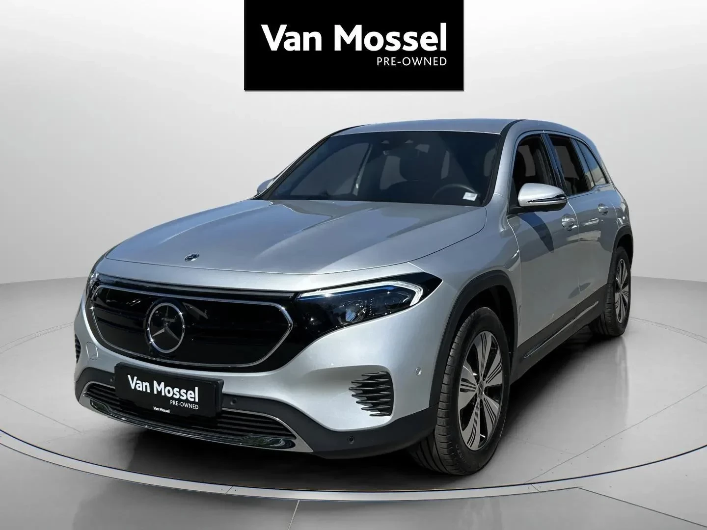 Mercedes-Benz-EQB-image-0