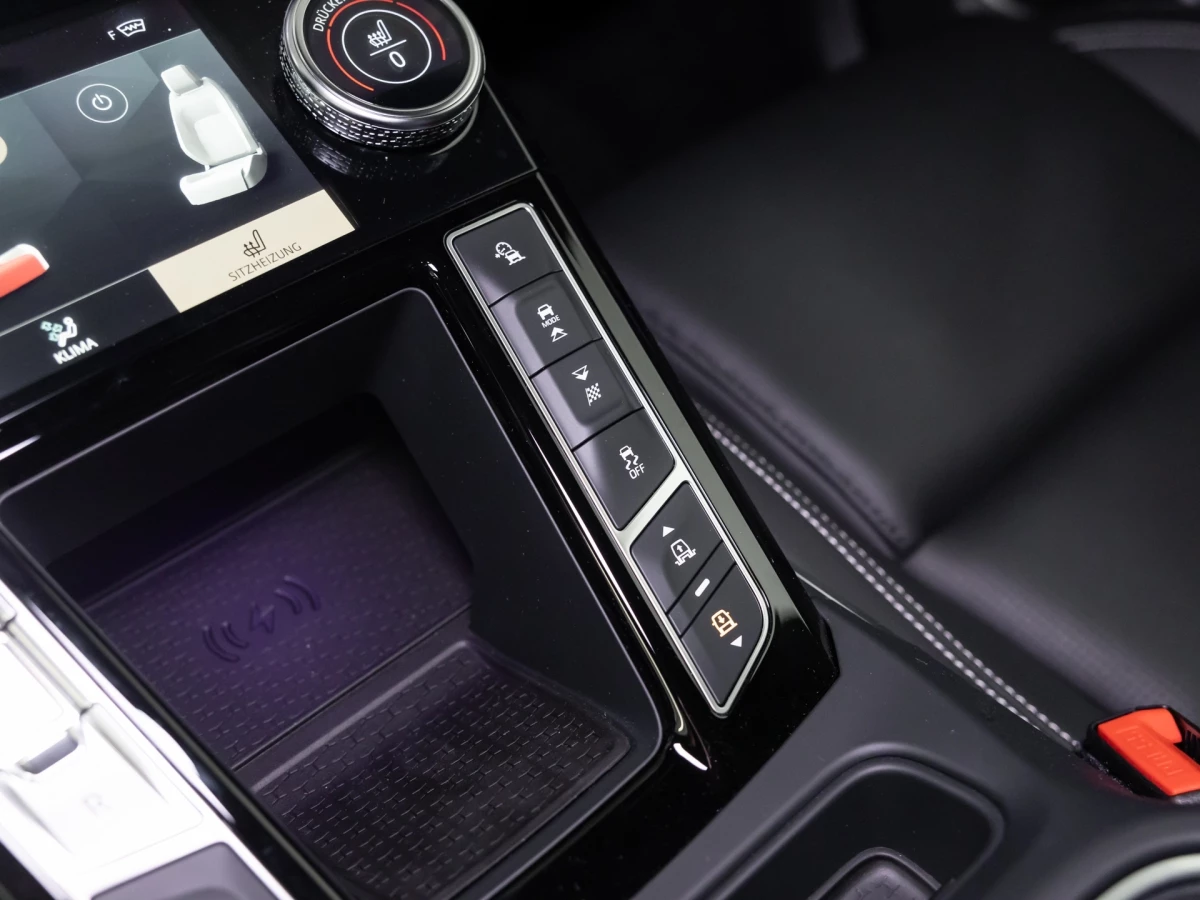 Jaguar-I-PACE-image-21